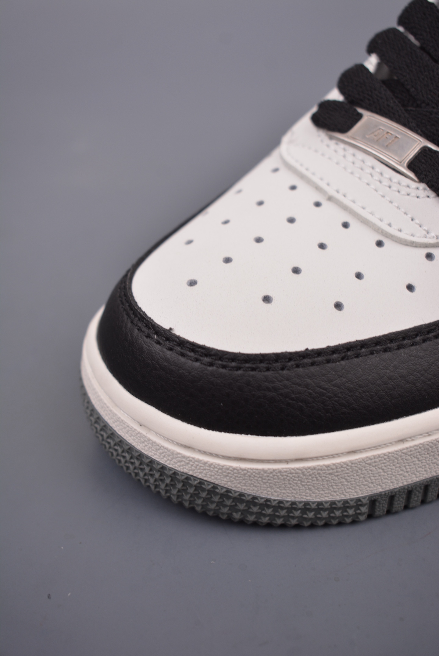 260  Nike Air Force 1 Low 50Cent  DB3301-660