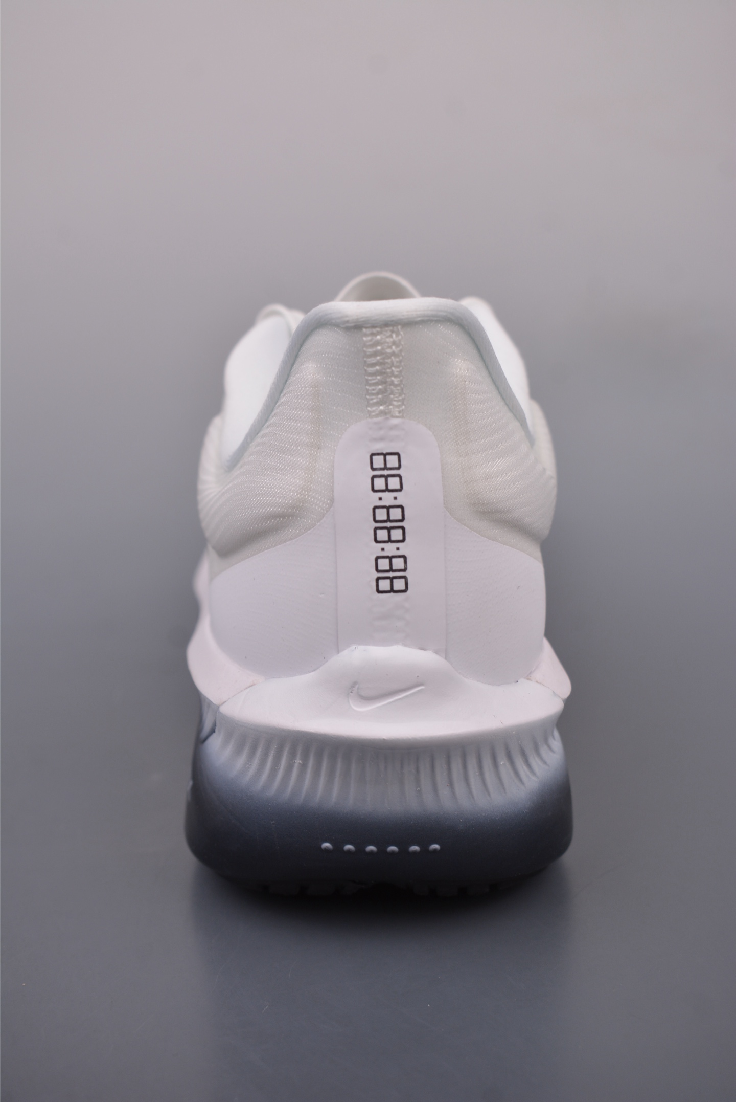 240  NIKE AIR Zoom RIVAL Fly 6 超轻跑步鞋 织物减震轻盈跑步鞋  FN8455-100