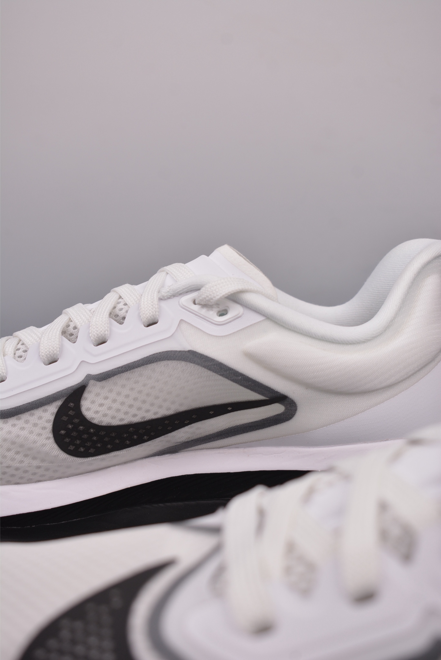 240  NIKE AIR Zoom RIVAL Fly 6 超轻跑步鞋 织物减震轻盈跑步鞋  FN8455-100