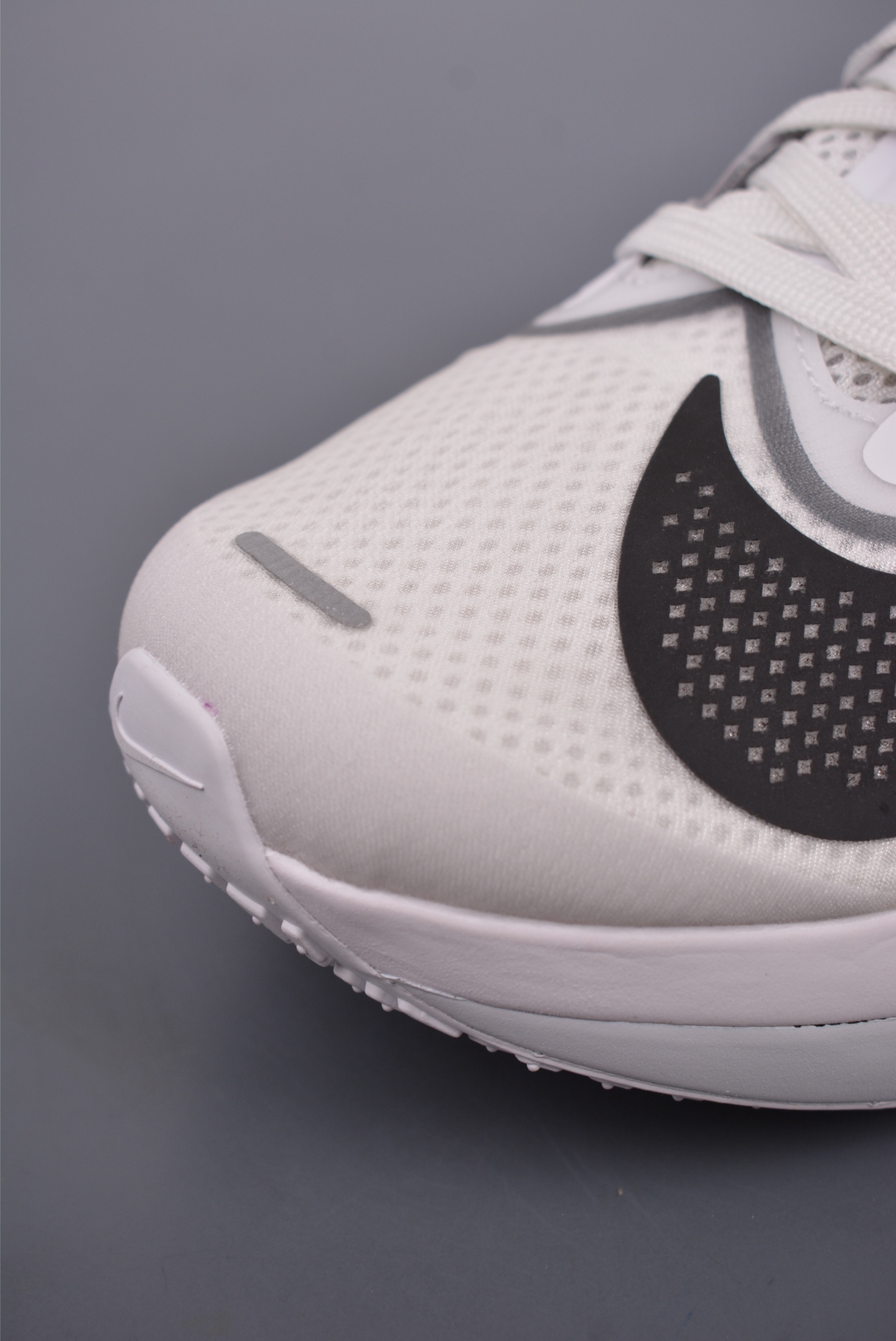 240  NIKE AIR Zoom RIVAL Fly 6 超轻跑步鞋 织物减震轻盈跑步鞋  FN8455-100