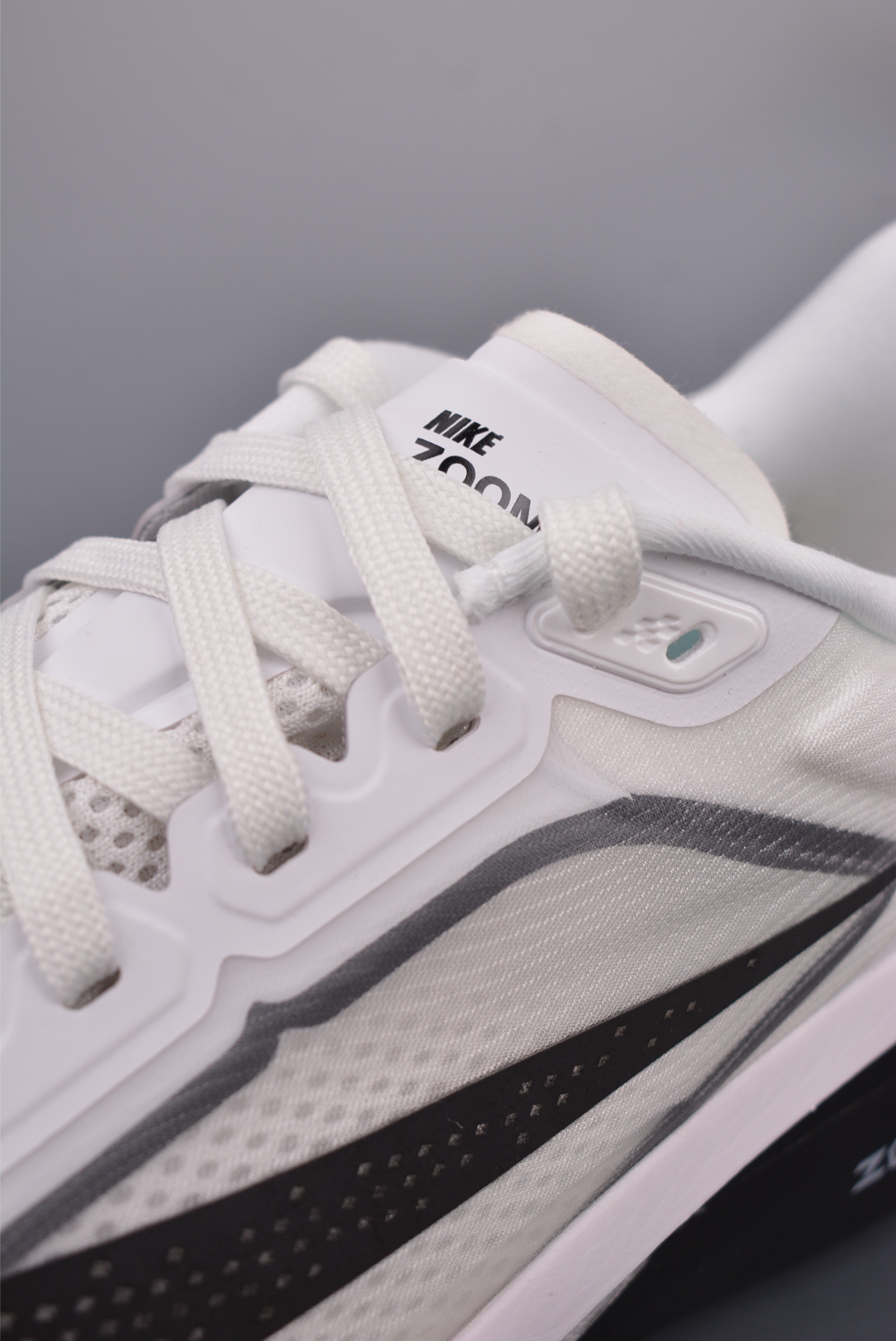 240  NIKE AIR Zoom RIVAL Fly 6 超轻跑步鞋 织物减震轻盈跑步鞋  FN8455-100