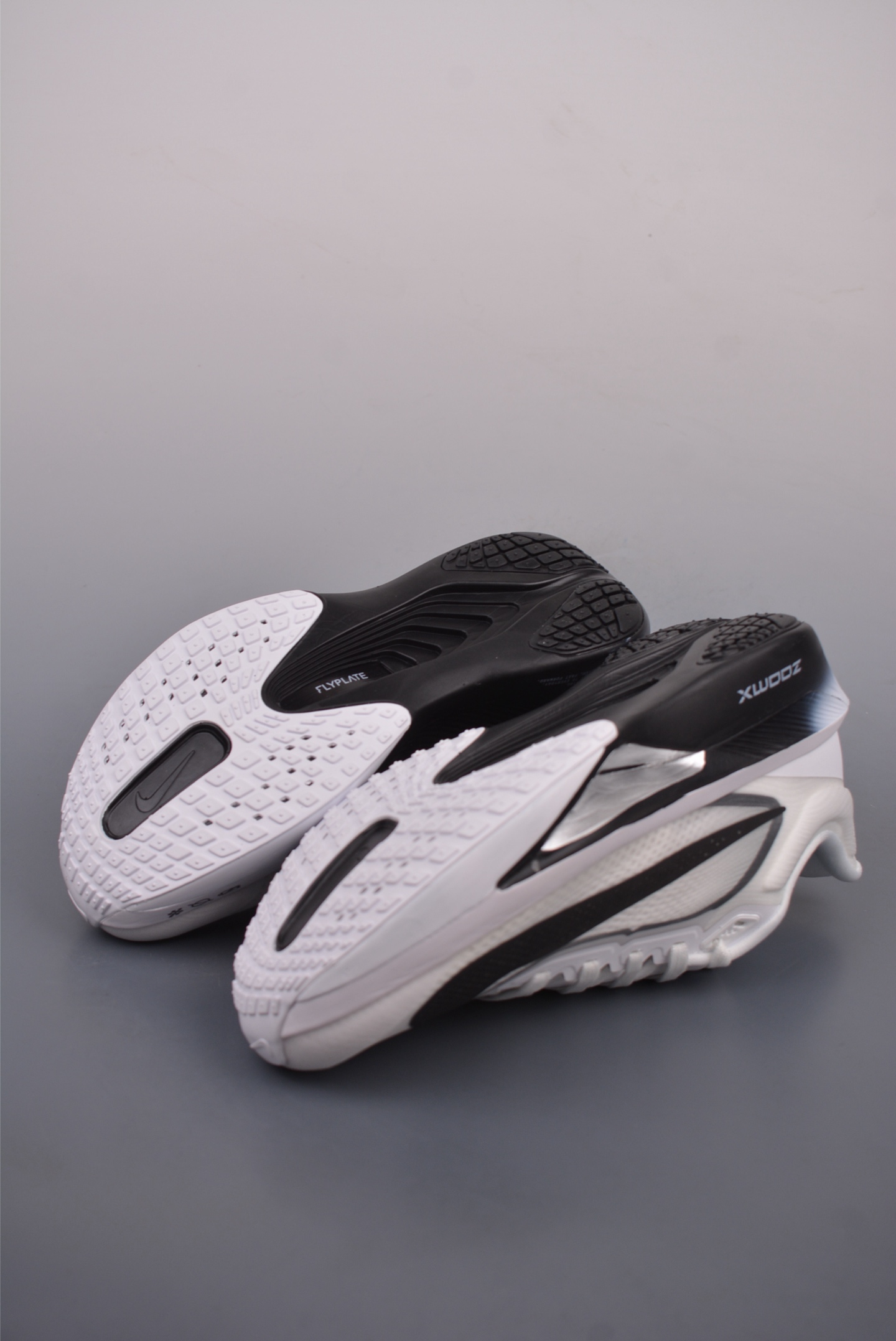 240  NIKE AIR Zoom RIVAL Fly 6 超轻跑步鞋 织物减震轻盈跑步鞋  FN8455-100
