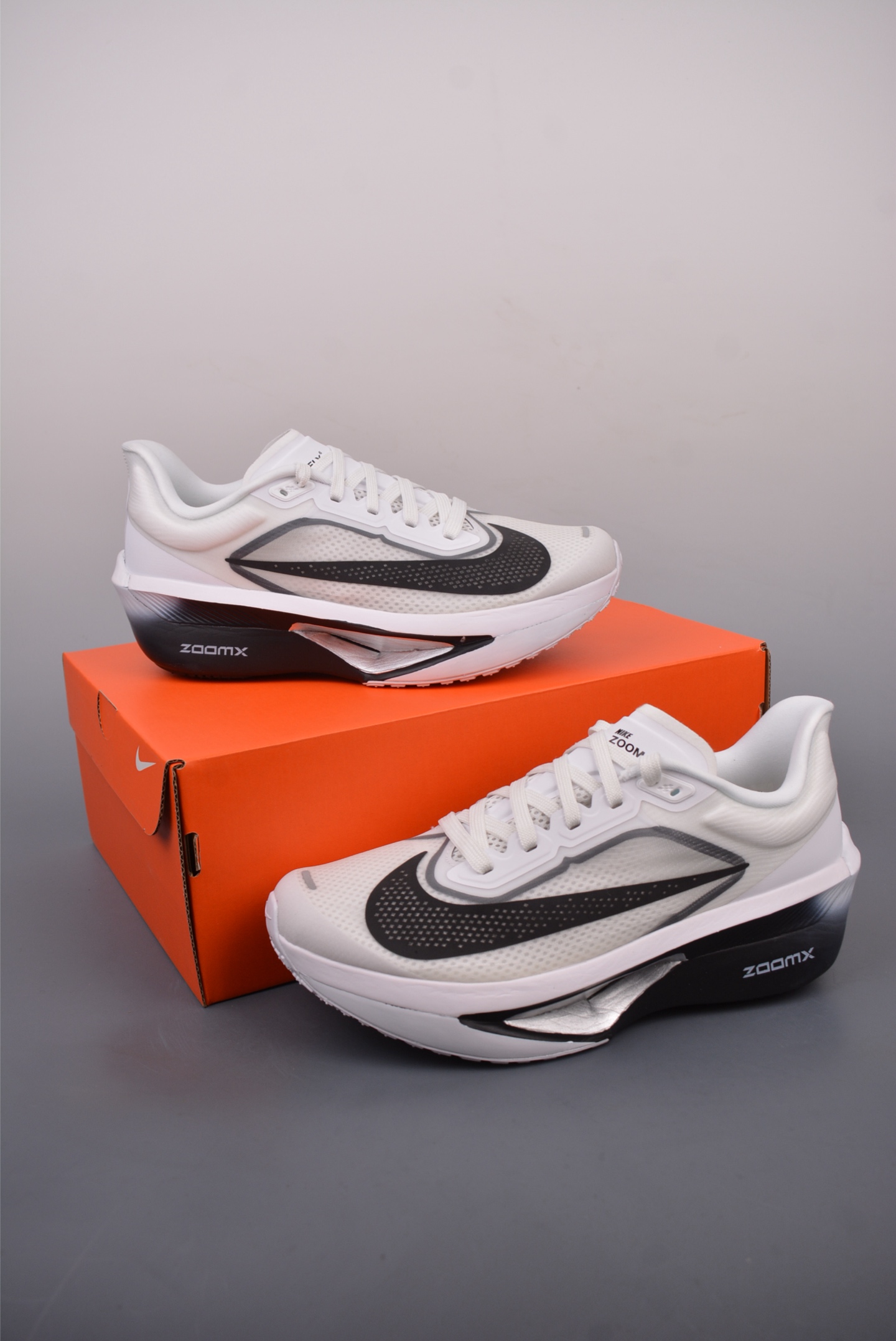 240  NIKE AIR Zoom RIVAL Fly 6 超轻跑步鞋 织物减震轻盈跑步鞋  FN8455-100