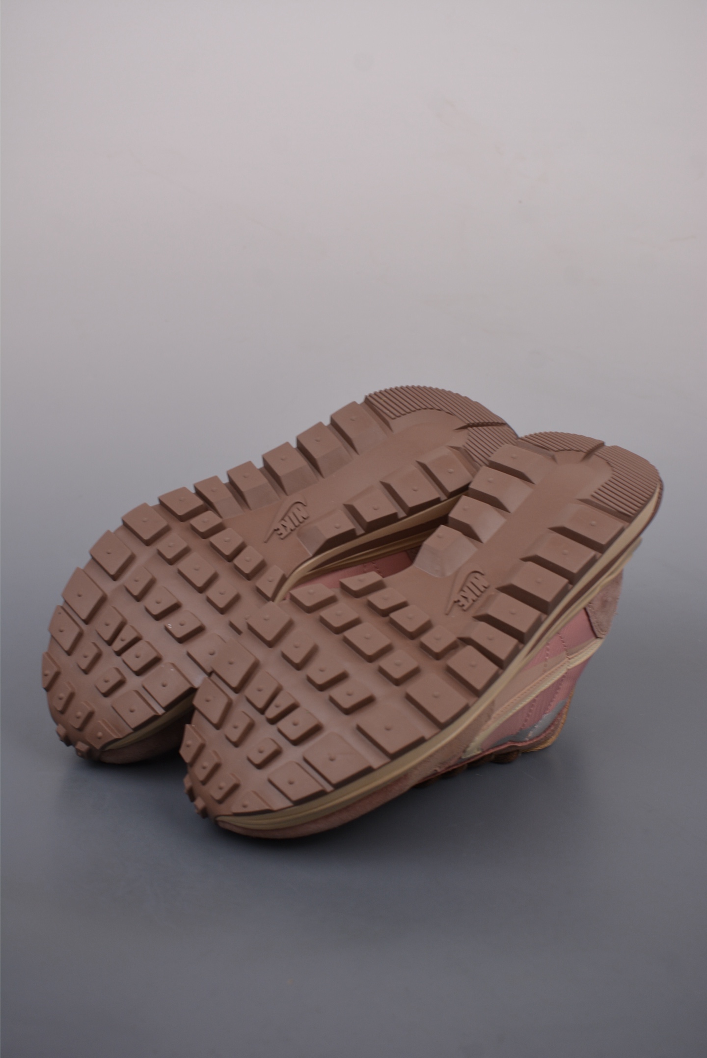 260  Sacai x NIKE VAPORWAFFLE  联名解构走秀款  DD1875-301