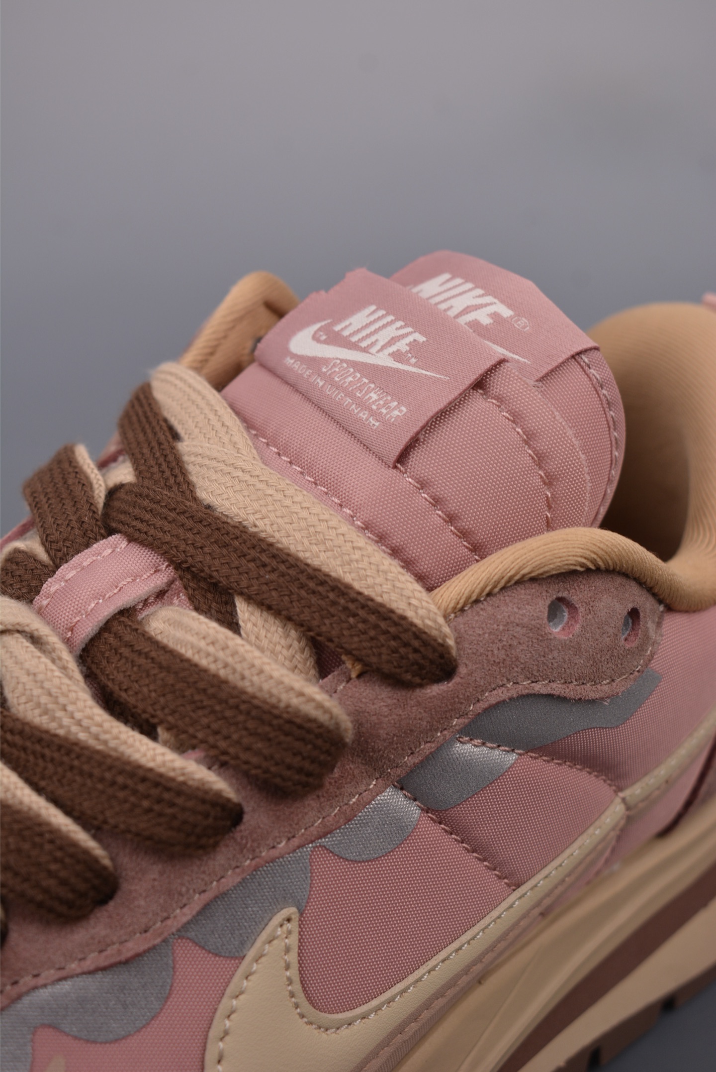 260  Sacai x NIKE VAPORWAFFLE  联名解构走秀款  DD1875-301