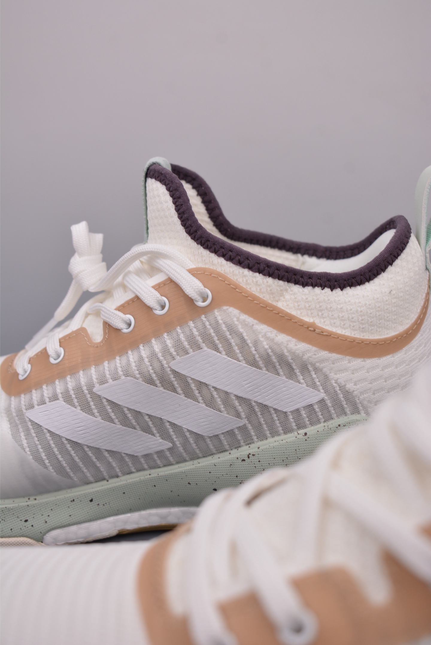 240  ADIDAS CRAZYFLIGHT MID 运动鞋 记忆回弹BOOST真爆大底 运动排球鞋   GX1258