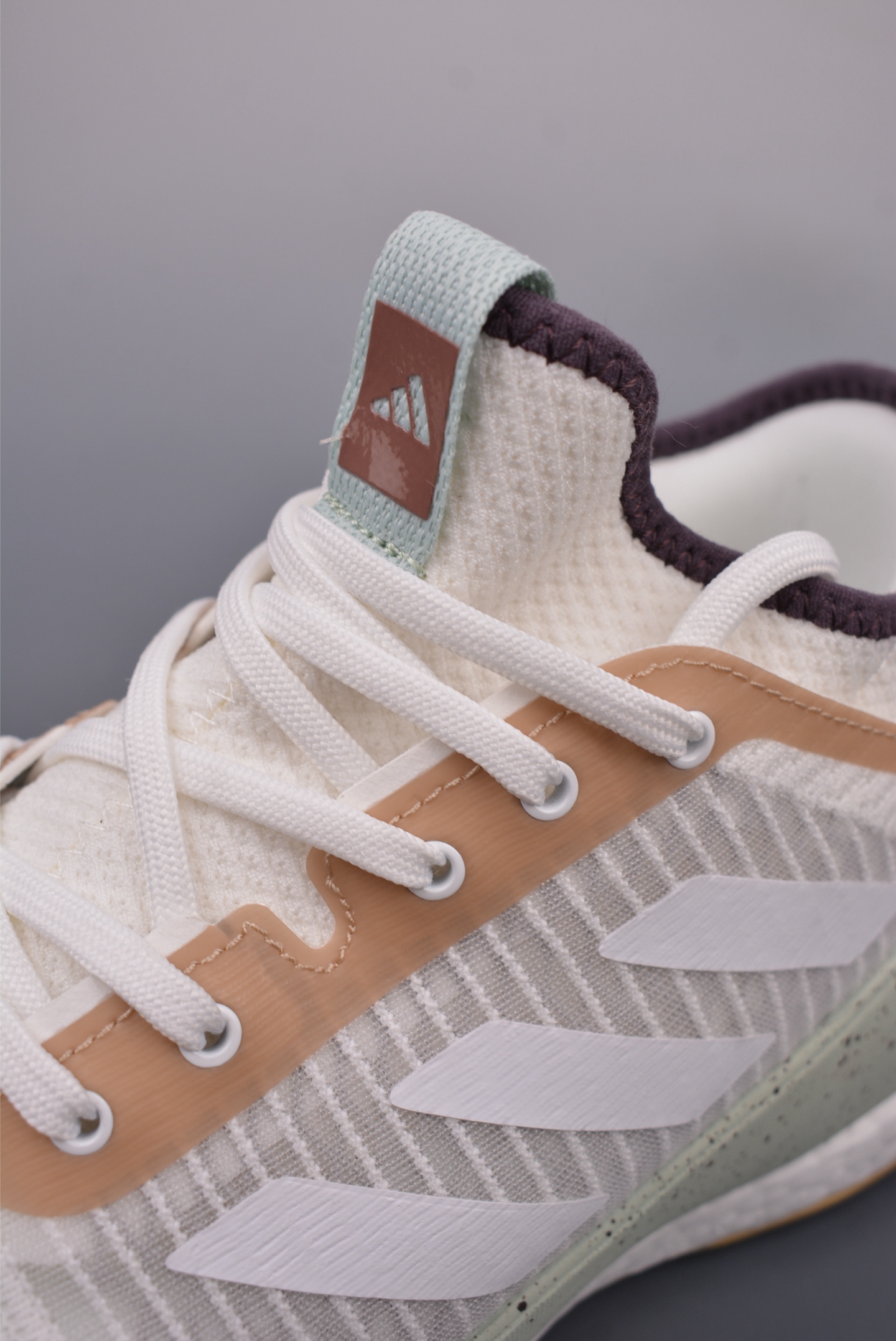 240  ADIDAS CRAZYFLIGHT MID 运动鞋 记忆回弹BOOST真爆大底 运动排球鞋   GX1258
