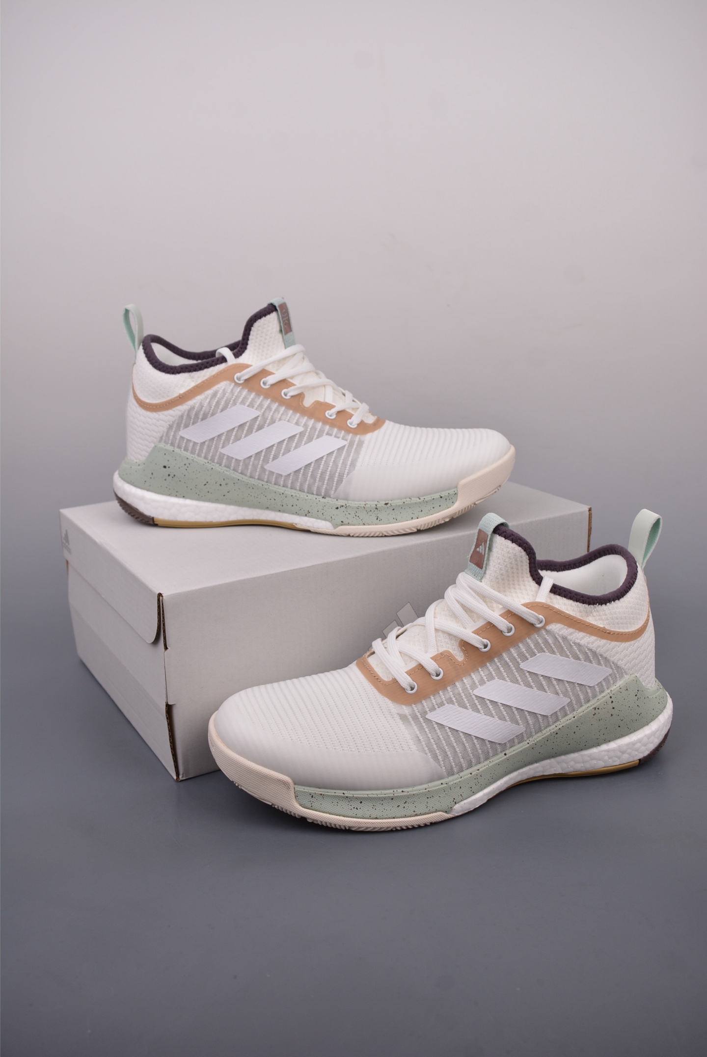 240  ADIDAS CRAZYFLIGHT MID 运动鞋 记忆回弹BOOST真爆大底 运动排球鞋   GX1258