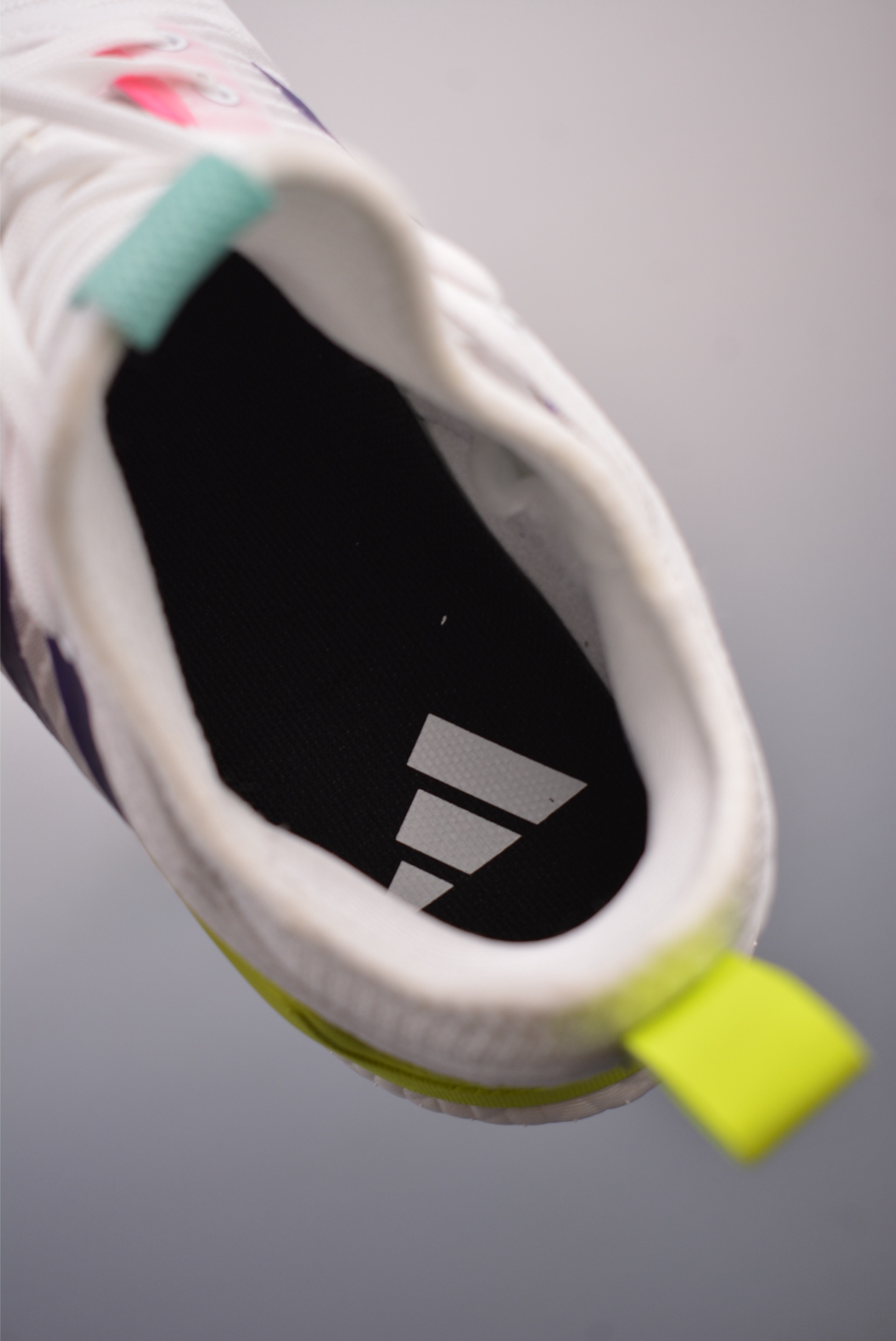 240  ADIDAS CRAZYFLIGHT MID 运动鞋 记忆回弹BOOST真爆大底 运动排球鞋      HP3337