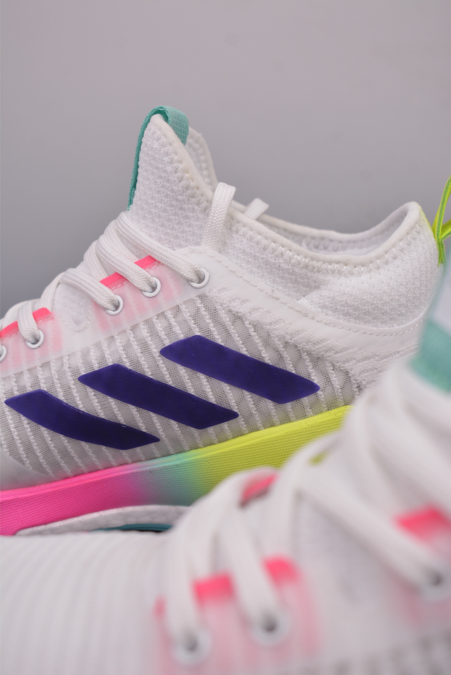 240  ADIDAS CRAZYFLIGHT MID 运动鞋 记忆回弹BOOST真爆大底 运动排球鞋      HP3337