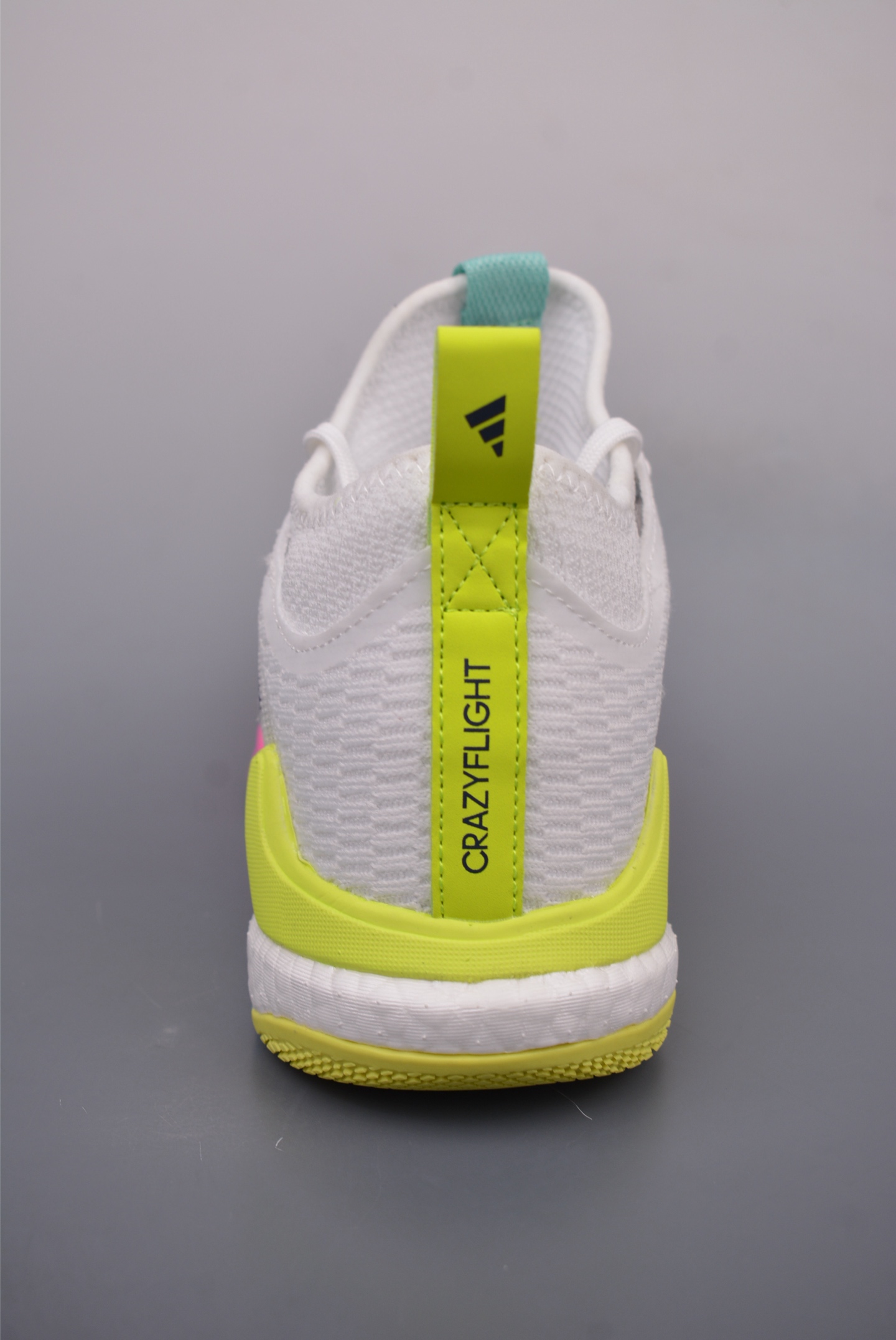 240  ADIDAS CRAZYFLIGHT MID 运动鞋 记忆回弹BOOST真爆大底 运动排球鞋      HP3337