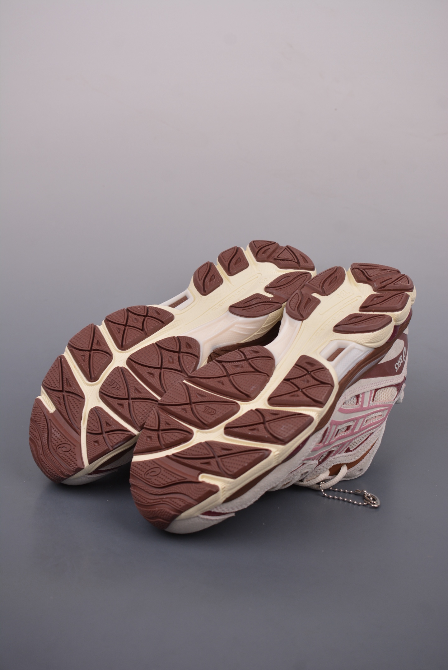 200  Asics Gel-NYC 纯原版本 亚瑟士运动休闲透气专业跑鞋  1203A788-100