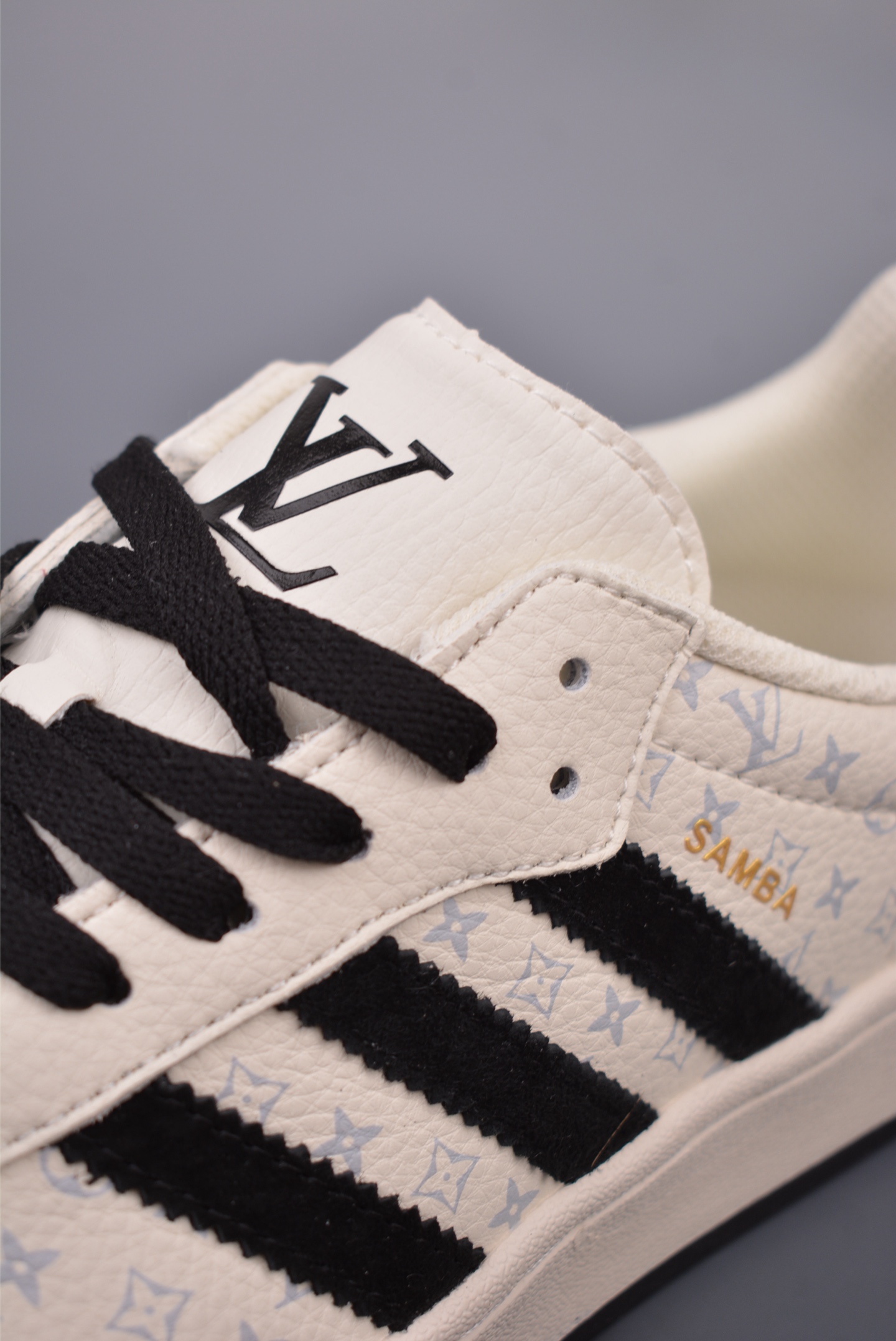 220  adidas Originals Gazelle INdoor  三叶草休闲防滑耐磨低帮板鞋  LJ990133