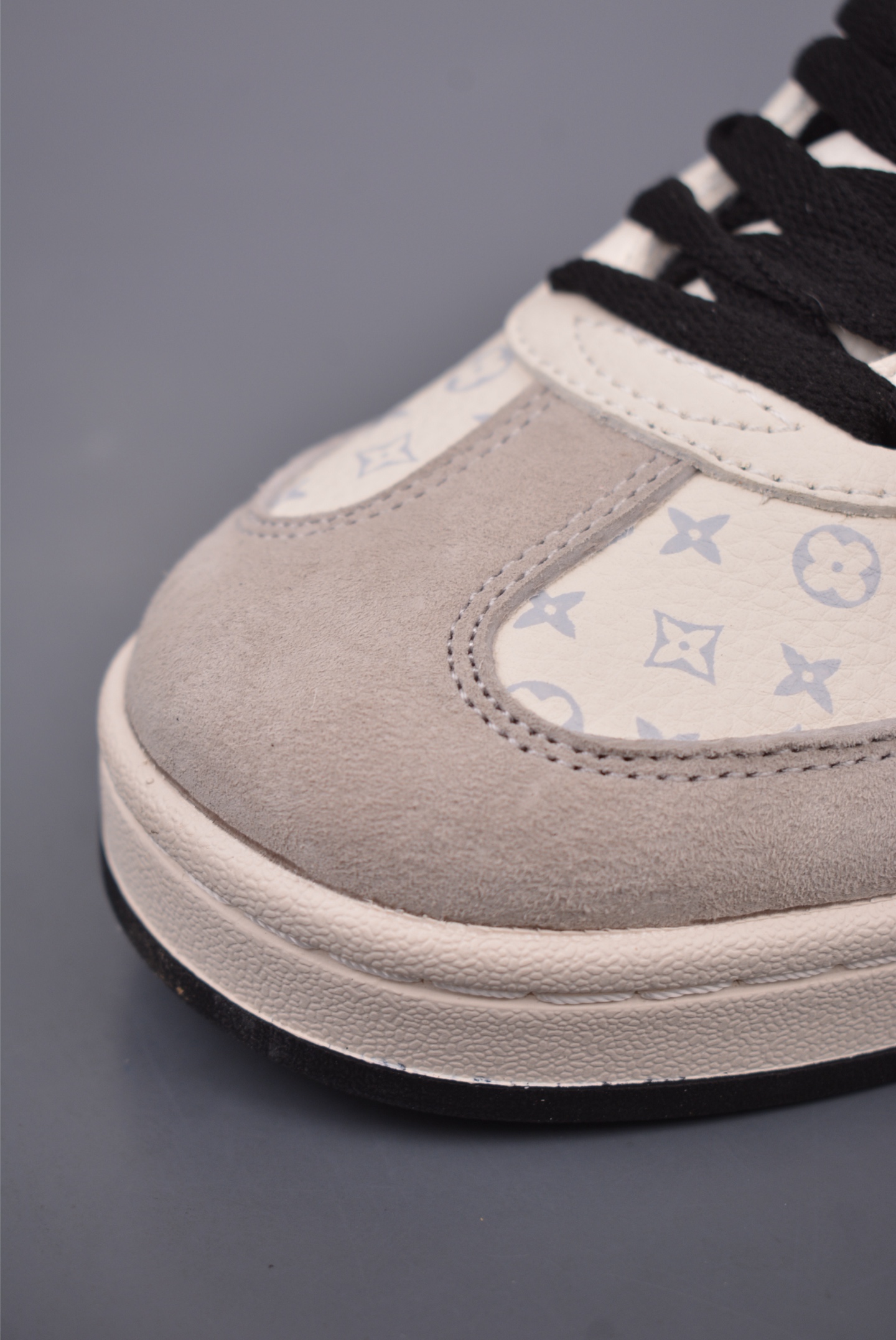 220  adidas Originals Gazelle INdoor  三叶草休闲防滑耐磨低帮板鞋  LJ990133