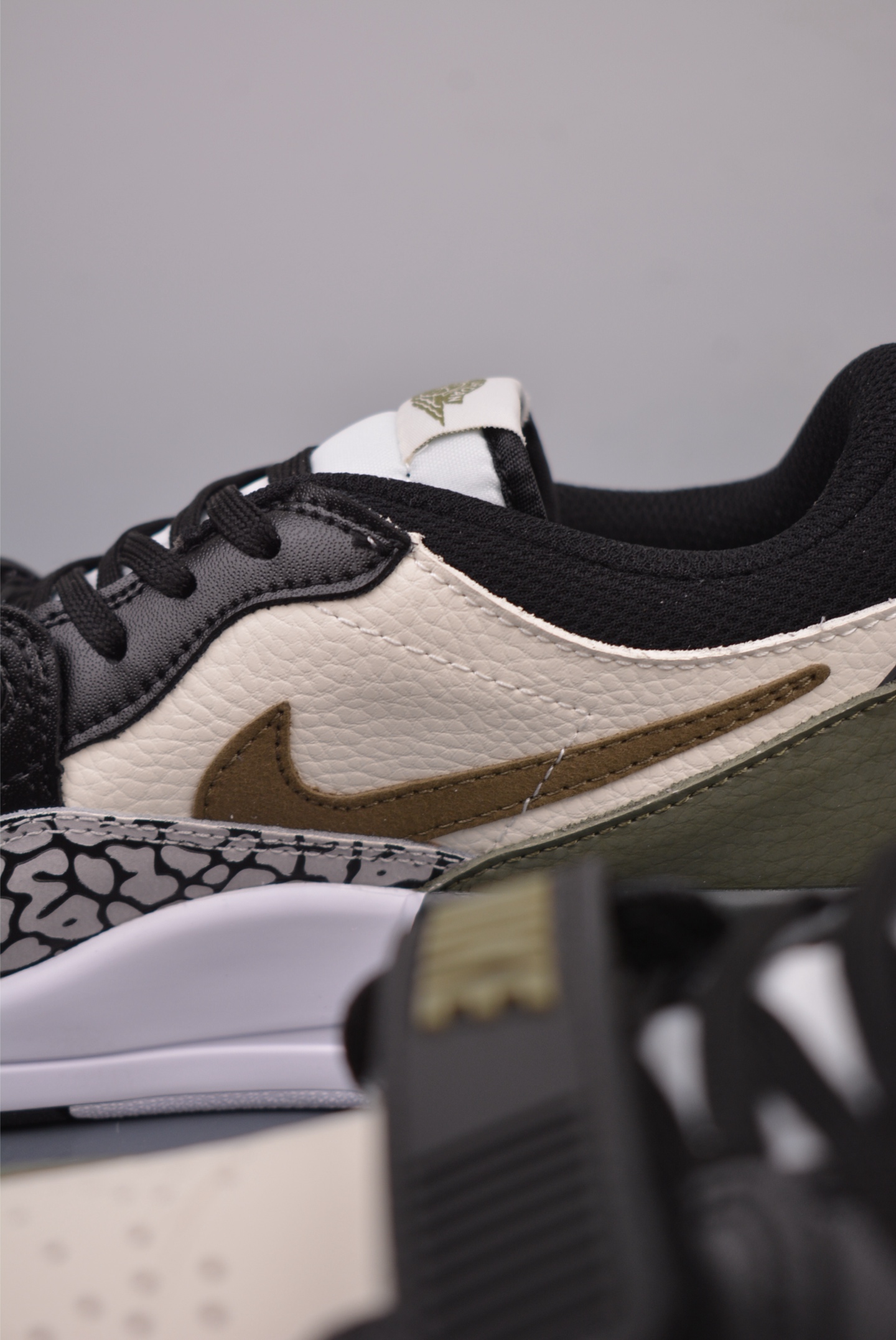 260  Air Jordan Legacy 312 ”嘟嘴熊猫” 星之禾  特殊手绘   CD7069-120