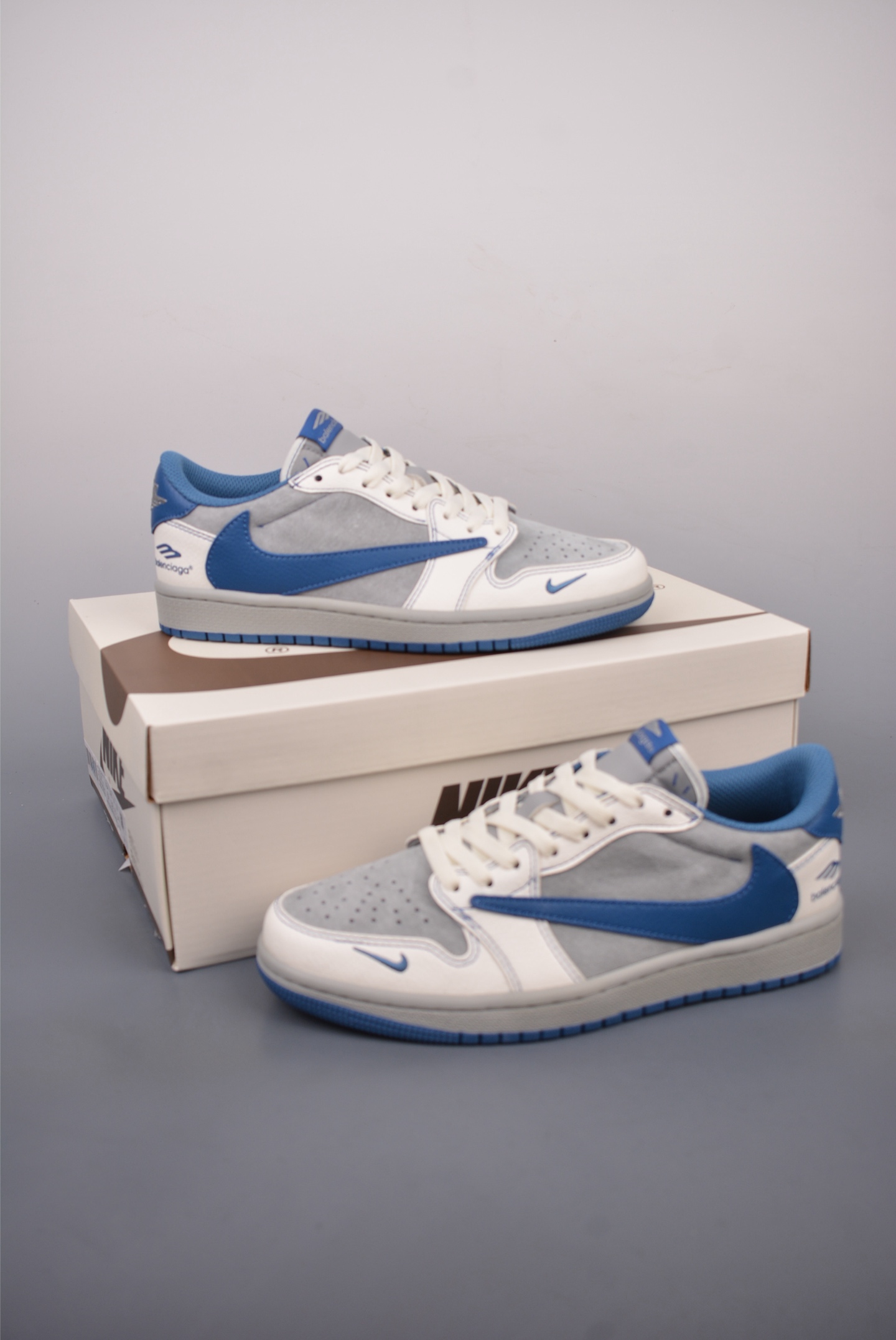 280  Fragment x Travis Scott x 新百伦 Air Jordan 1 Low 三方联名倒钩  XD1568-105