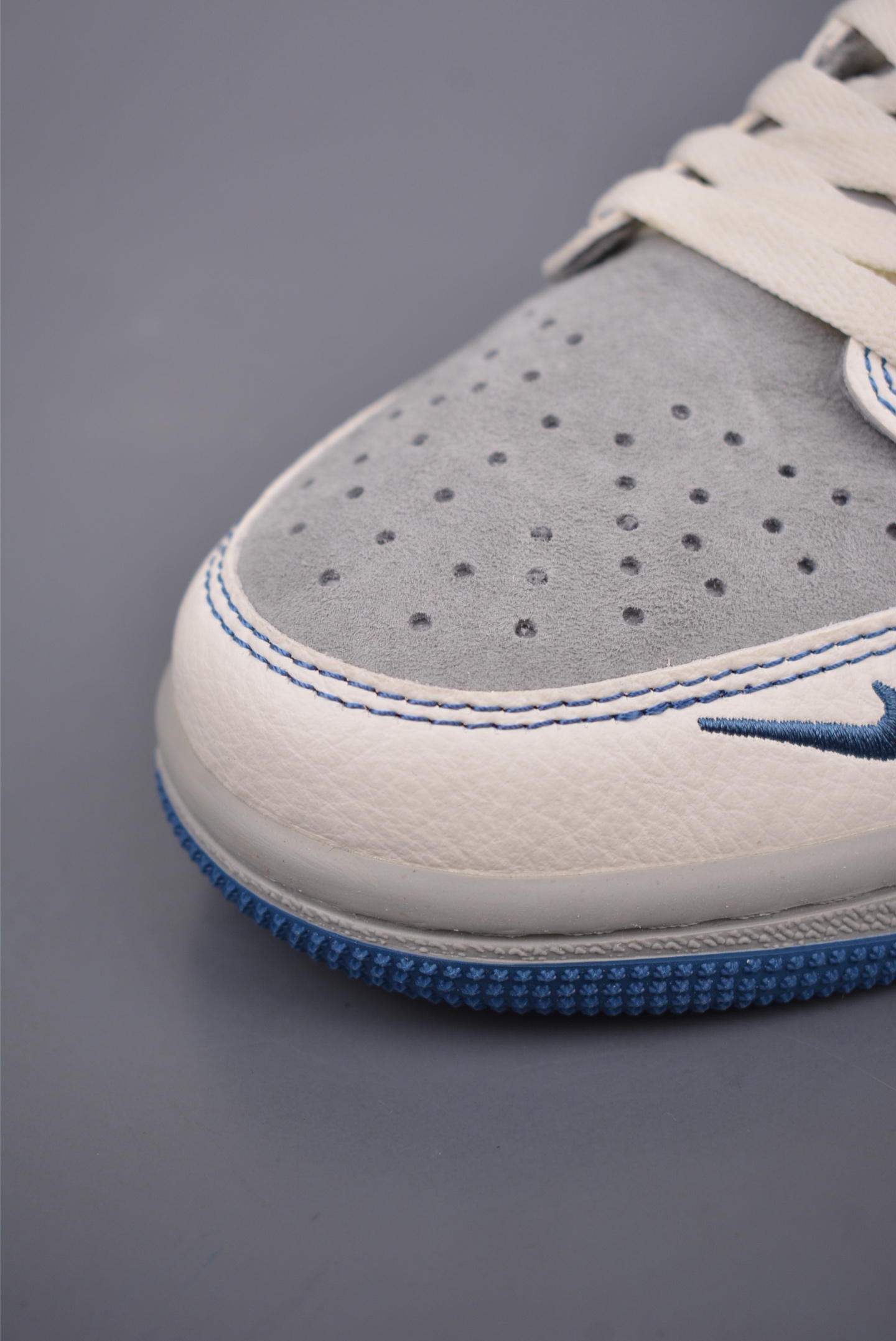 280  Fragment x Travis Scott x 新百伦 Air Jordan 1 Low 三方联名倒钩  XD1568-105