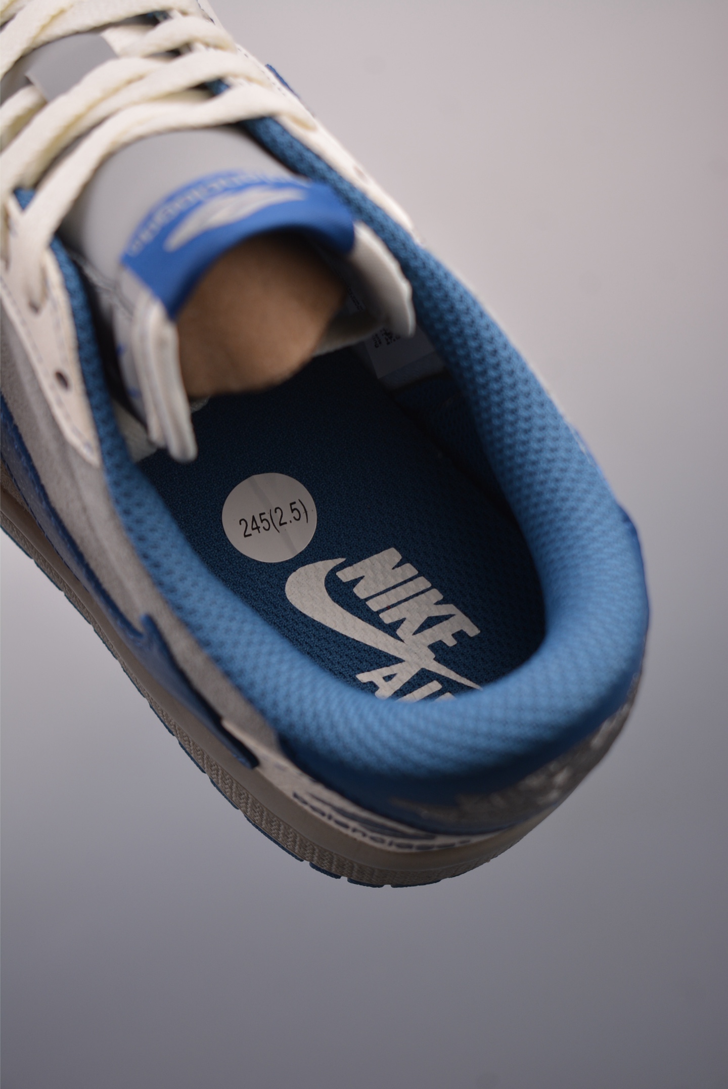 280  Fragment x Travis Scott x 新百伦 Air Jordan 1 Low 三方联名倒钩  XD1568-105