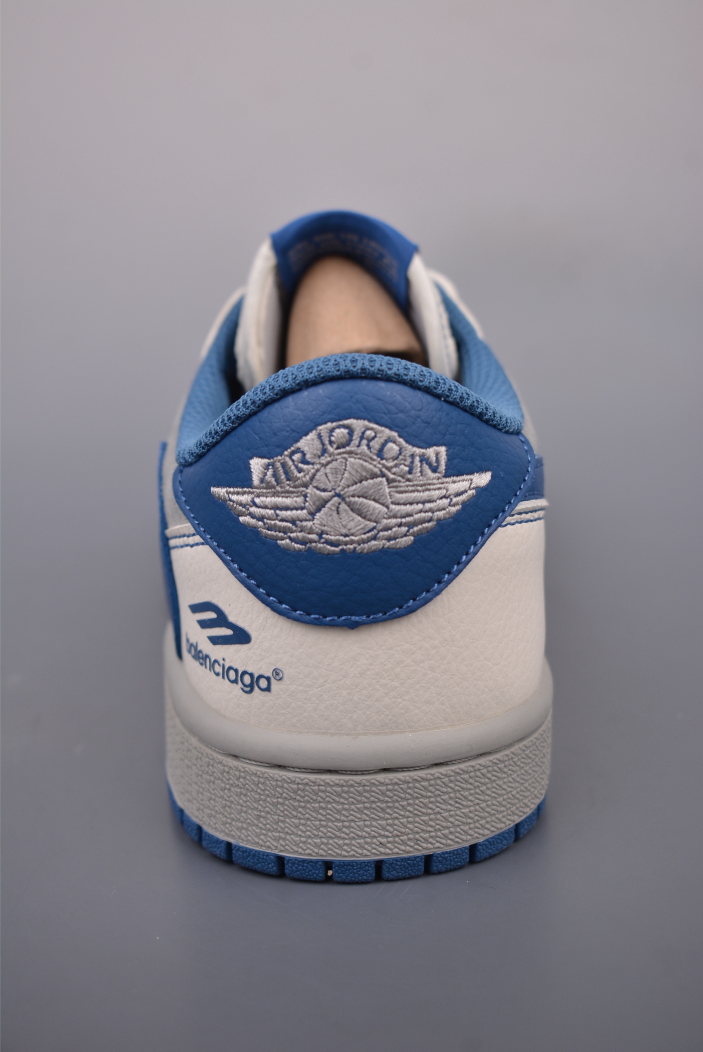 280  Fragment x Travis Scott x 新百伦 Air Jordan 1 Low 三方联名倒钩  XD1568-105
