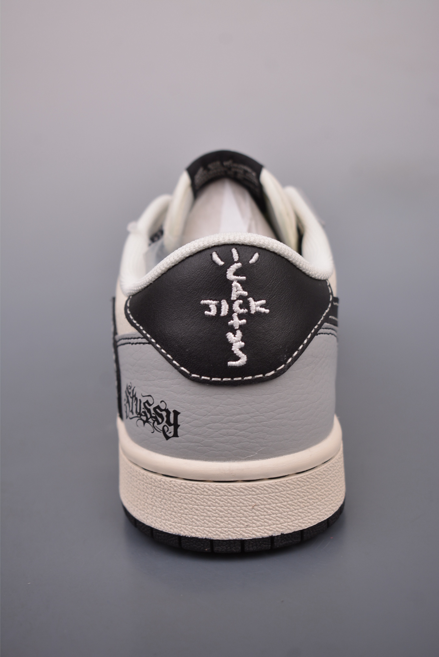 280  Fragment x Travis Scott x 克罗心 Air Jordan 1 Low 三方联名倒钩   JJ2508-550