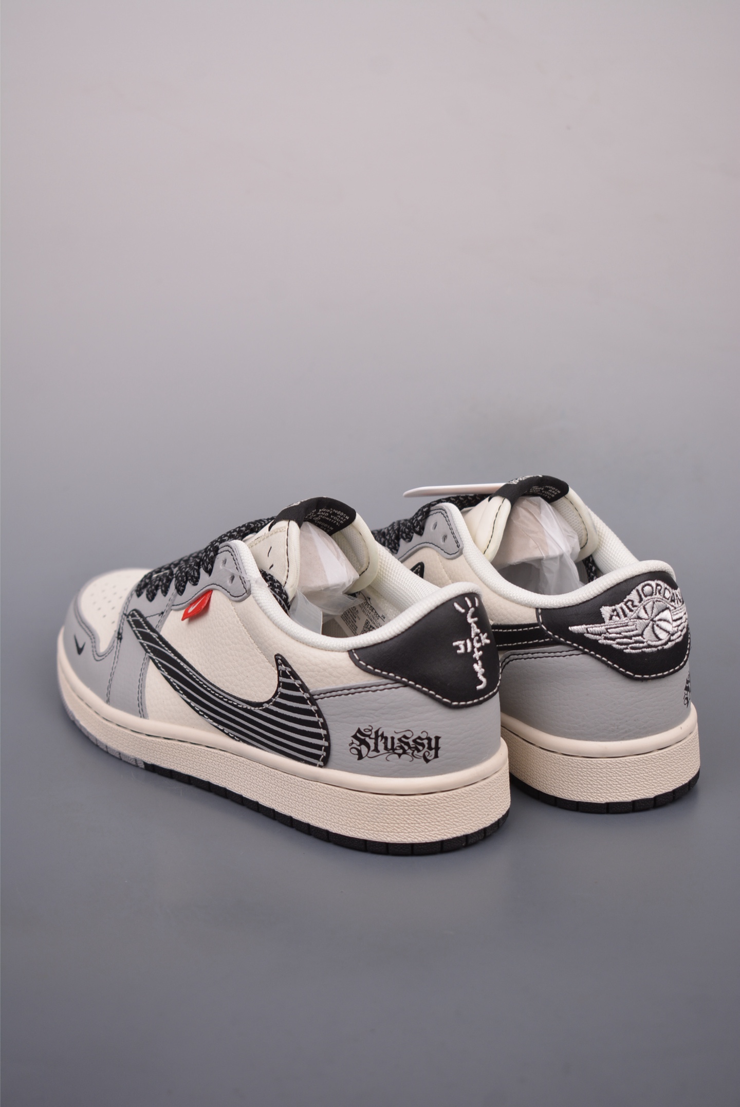 280  Fragment x Travis Scott x 克罗心 Air Jordan 1 Low 三方联名倒钩   JJ2508-550