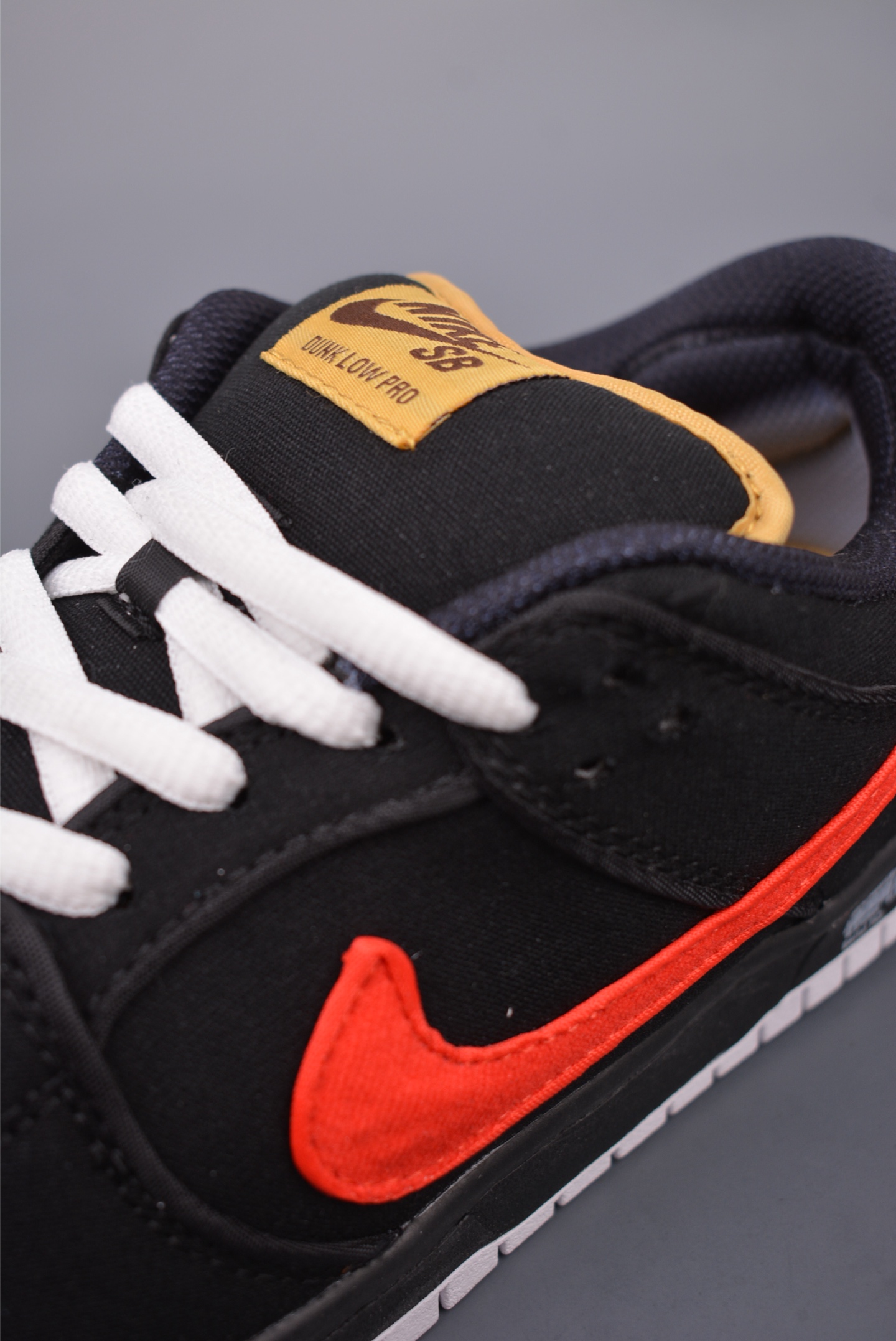 220  Nike SB Dunk Low 黑红黄帆布 解构抽绳鞋带  FN5880-001