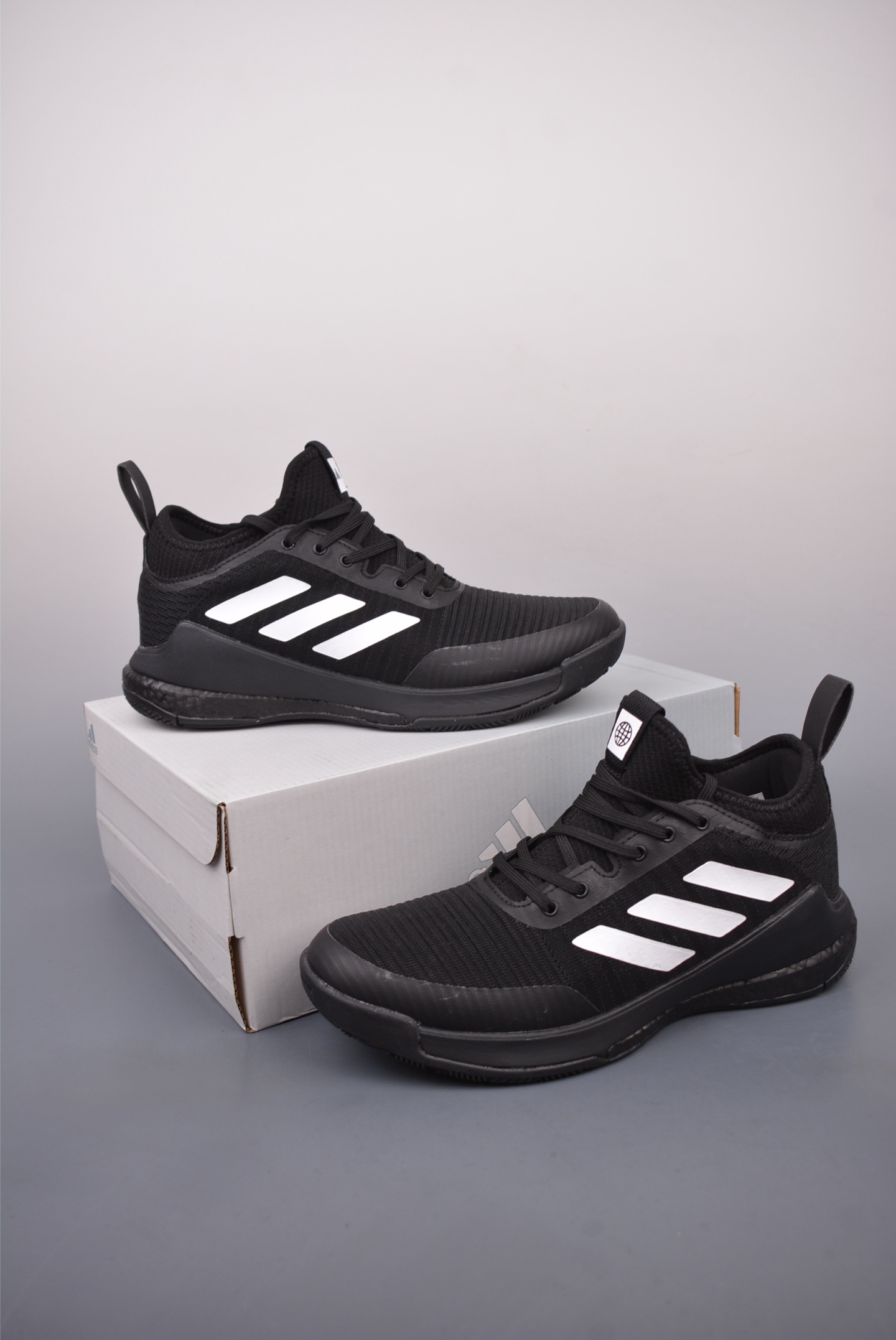 240  ADIDAS CRAZYFLIGHT MID 运动鞋 记忆回弹BOOST真爆大底 运动排球鞋  HQ3490