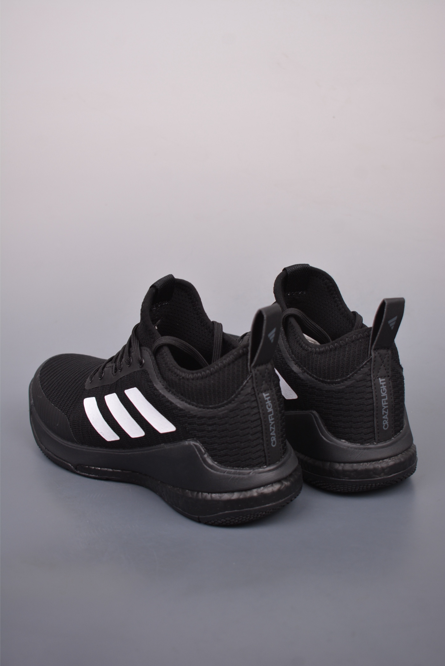 240  ADIDAS CRAZYFLIGHT MID 运动鞋 记忆回弹BOOST真爆大底 运动排球鞋  HQ3490