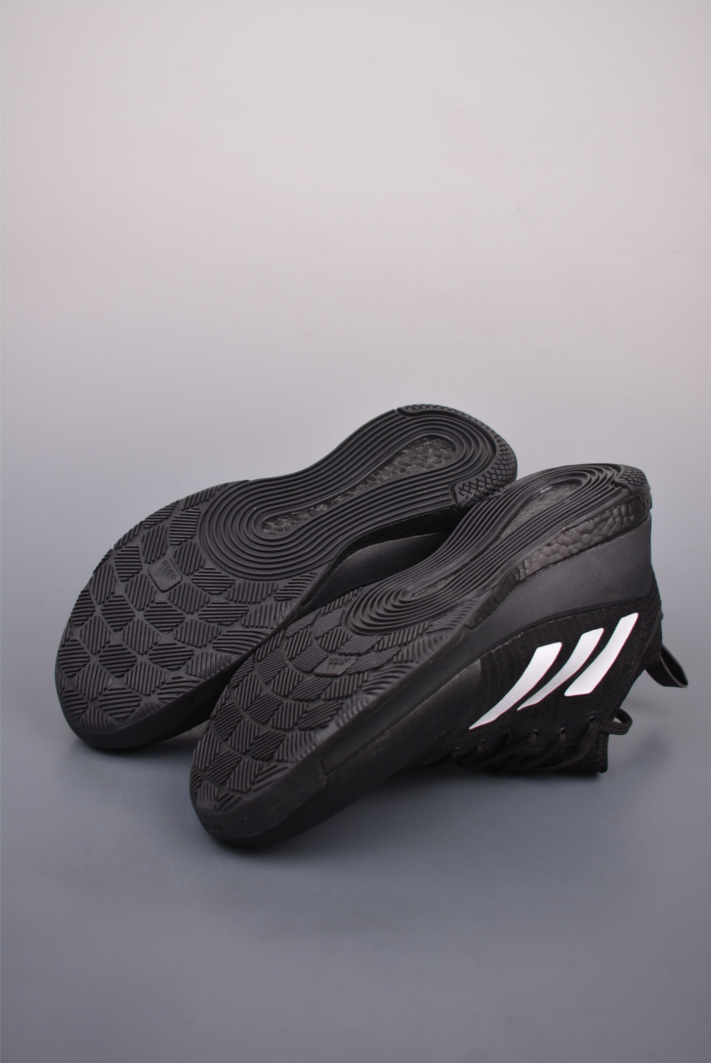 240  ADIDAS CRAZYFLIGHT MID 运动鞋 记忆回弹BOOST真爆大底 运动排球鞋  HQ3490