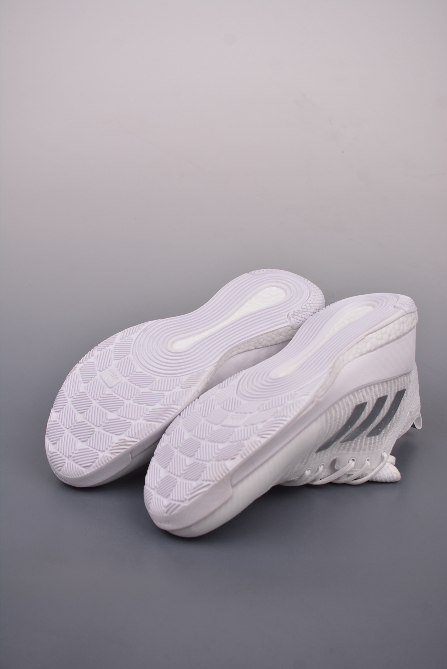 240  ADIDAS CRAZYFLIGHT MID 运动鞋 记忆回弹BOOST真爆大底 运动排球鞋  GY9278