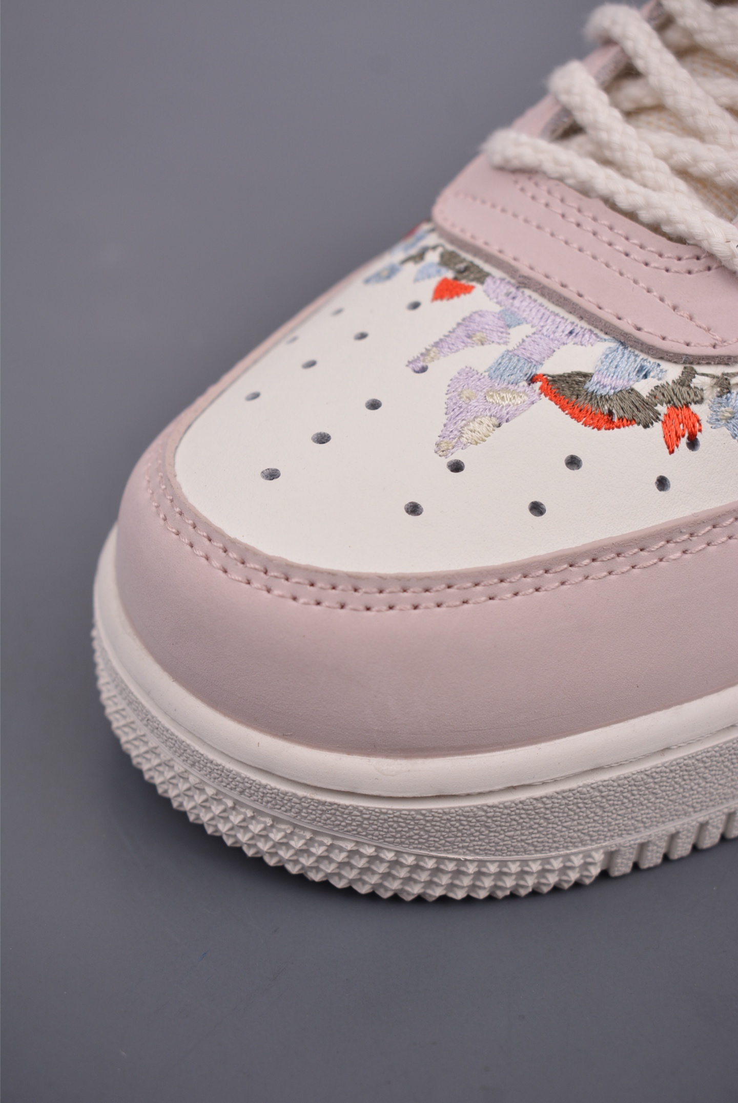 160  Nike Air Force 1 Low 樱桃粉 IB8874-111