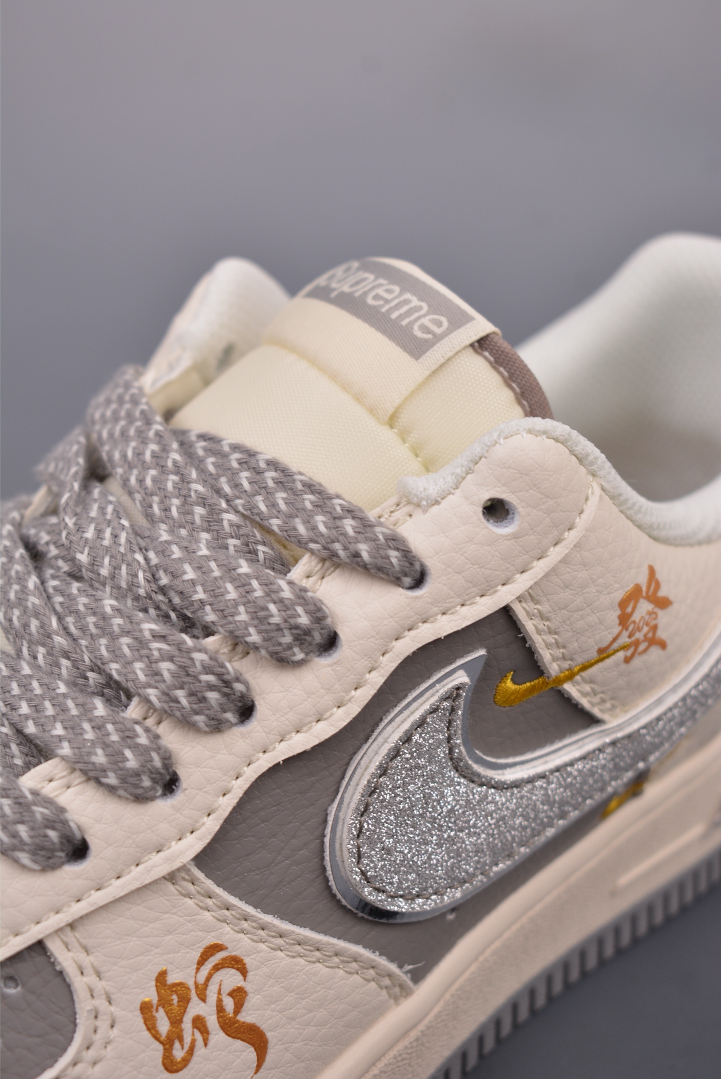 240  Nike Air Force 1 Low Supreme联名  QY6818-603