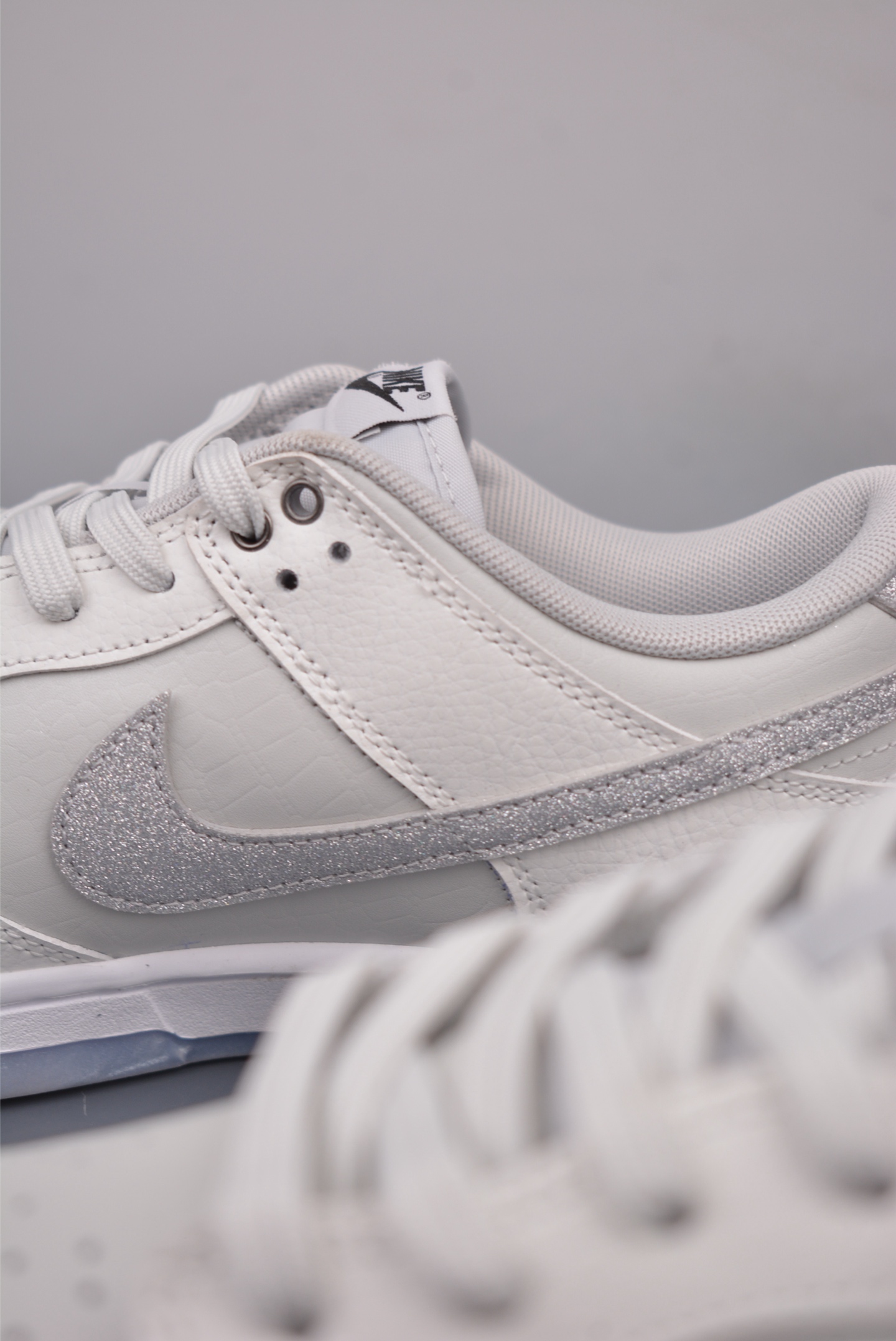 260  Nike SB Dunk Low 白色恋人 闪钻 解构抽绳鞋带  WG0218-018