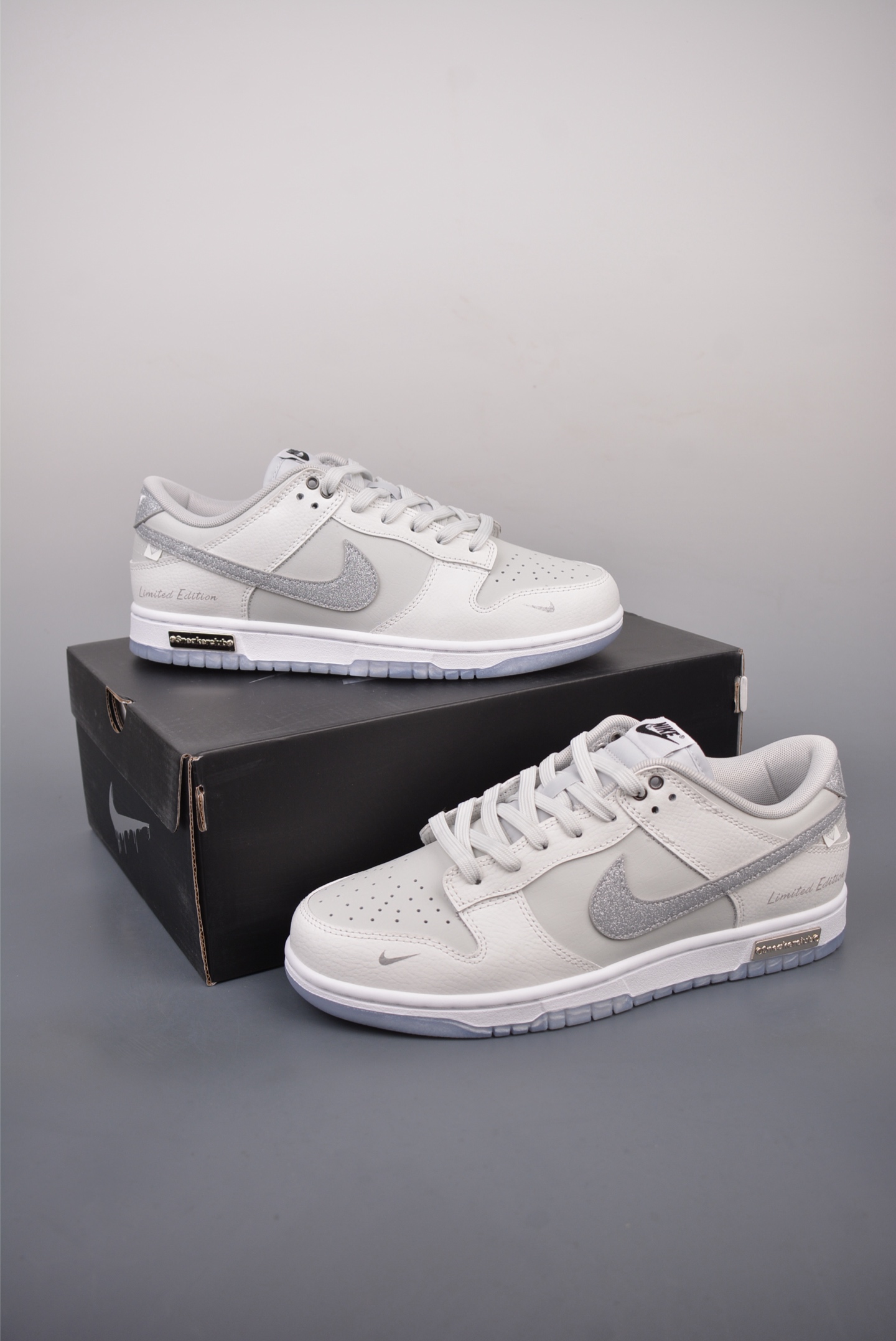 260  Nike SB Dunk Low 白色恋人 闪钻 解构抽绳鞋带  WG0218-018