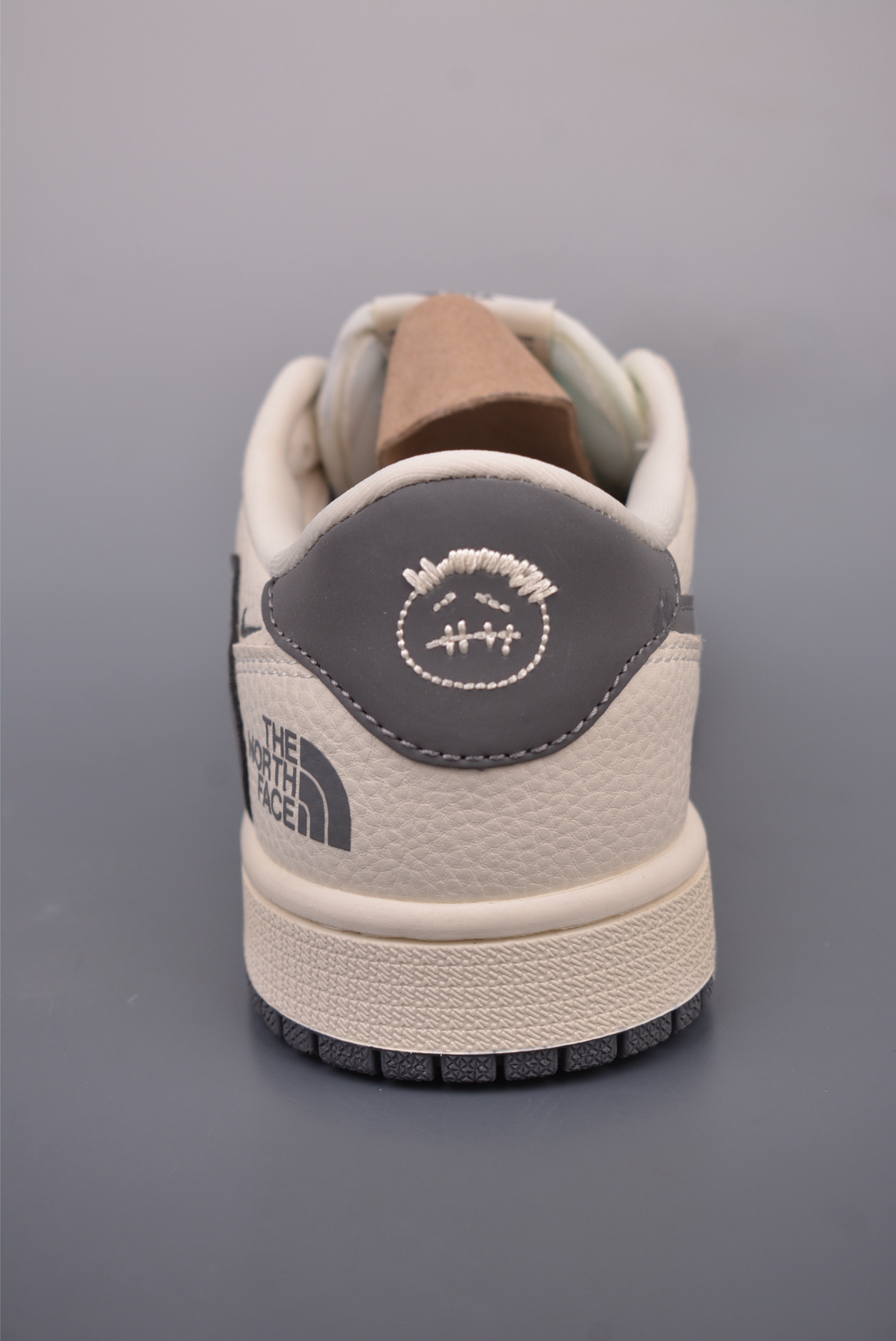 280  Fragment x Travis Scott x 北面 Air Jordan 1 Low 三方联名倒钩   XS2024-013