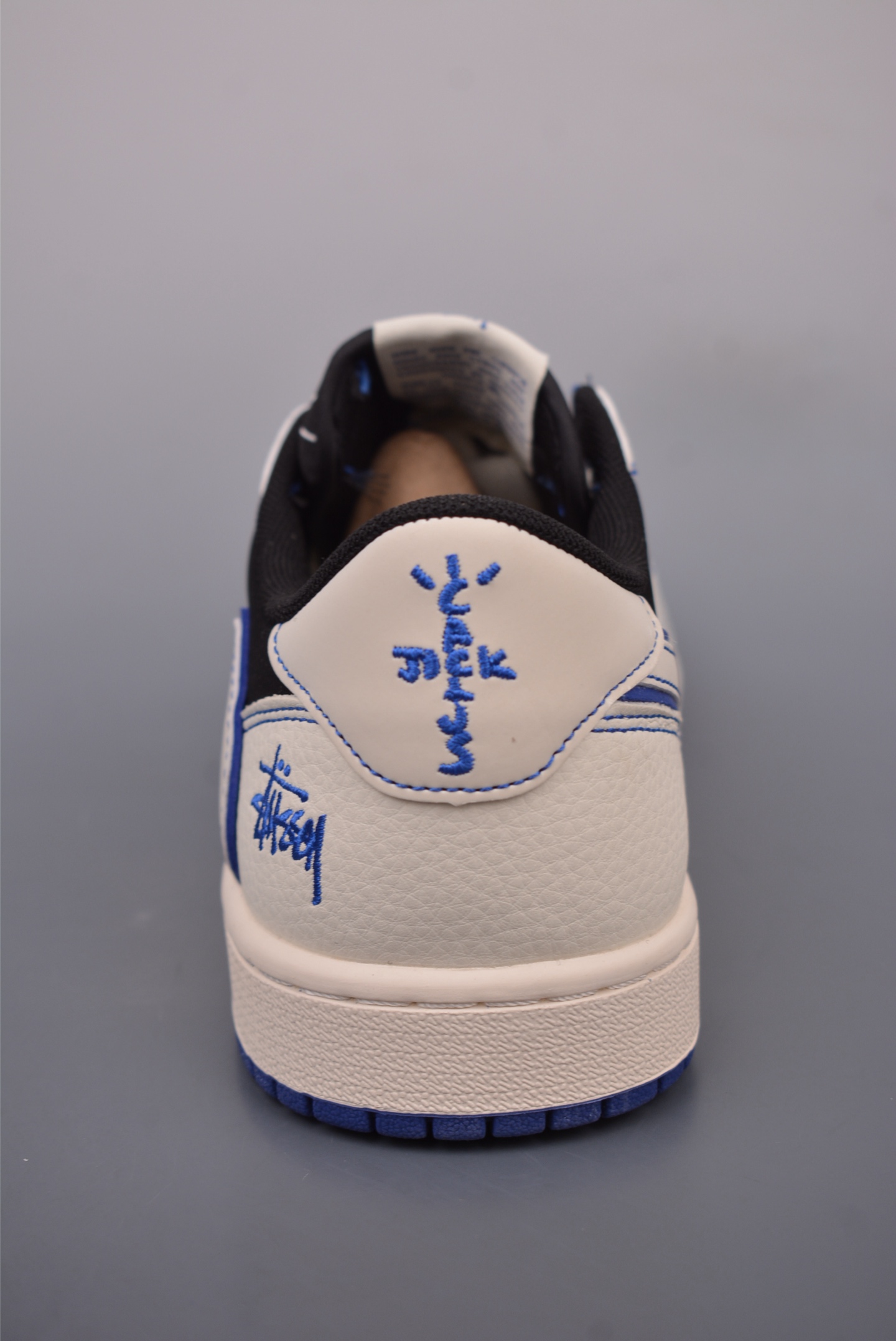 200  Fragment x Travis Scott x 斯图西 Air Jordan 1 Low 三方联名倒钩   SJ2068-113