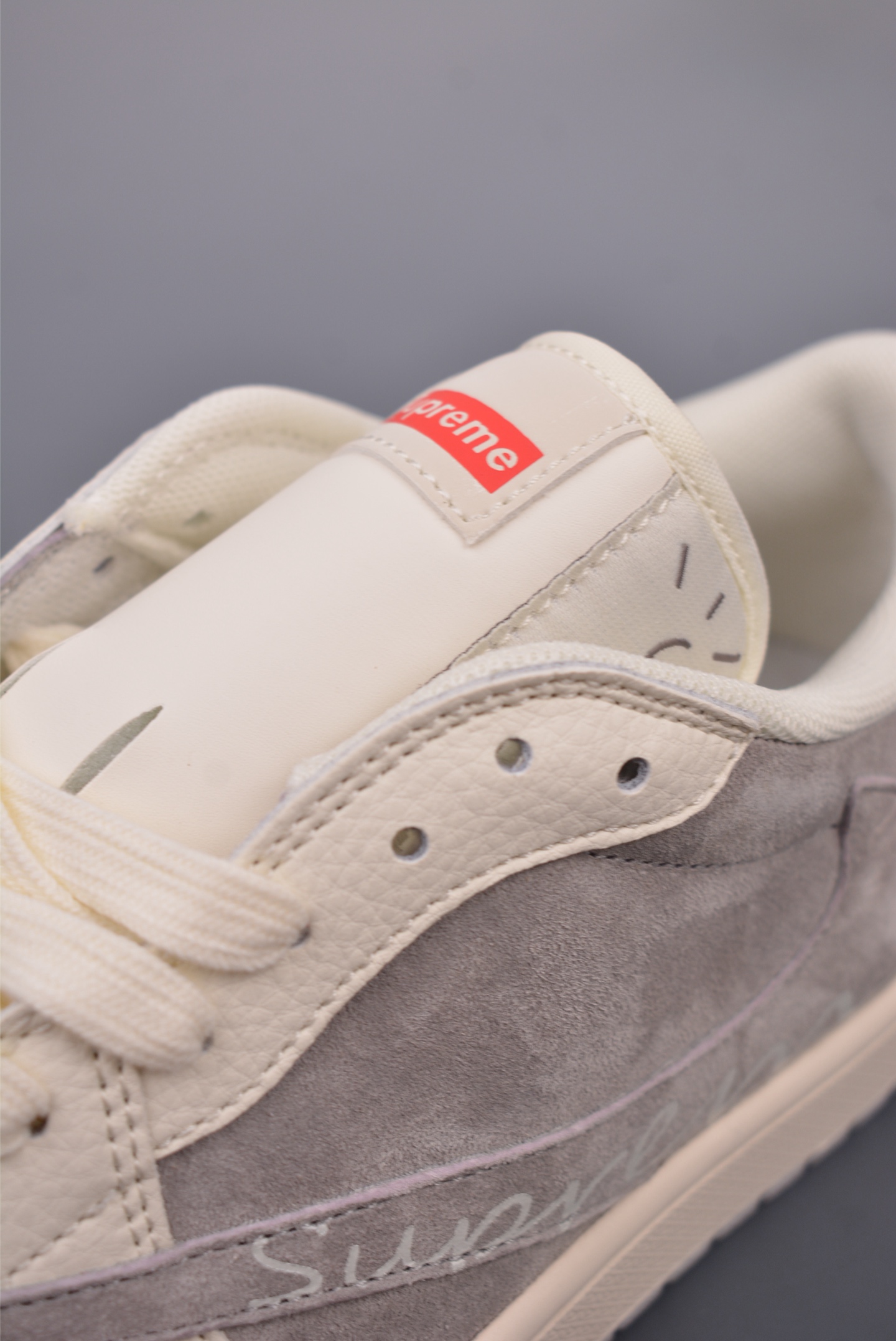 200  Fragment x Travis Scott x Supreme Air Jordan 1 Low 三方联名倒钩   XS3086-004