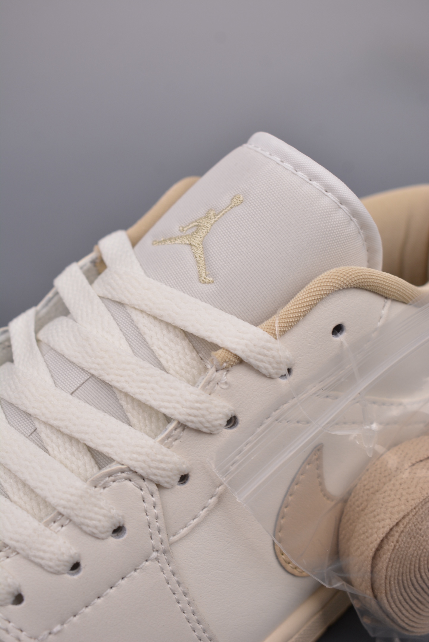 200  Air Jordan 1 Low 白卡其 AJ1乔1低帮休闲板鞋  DC0774-112