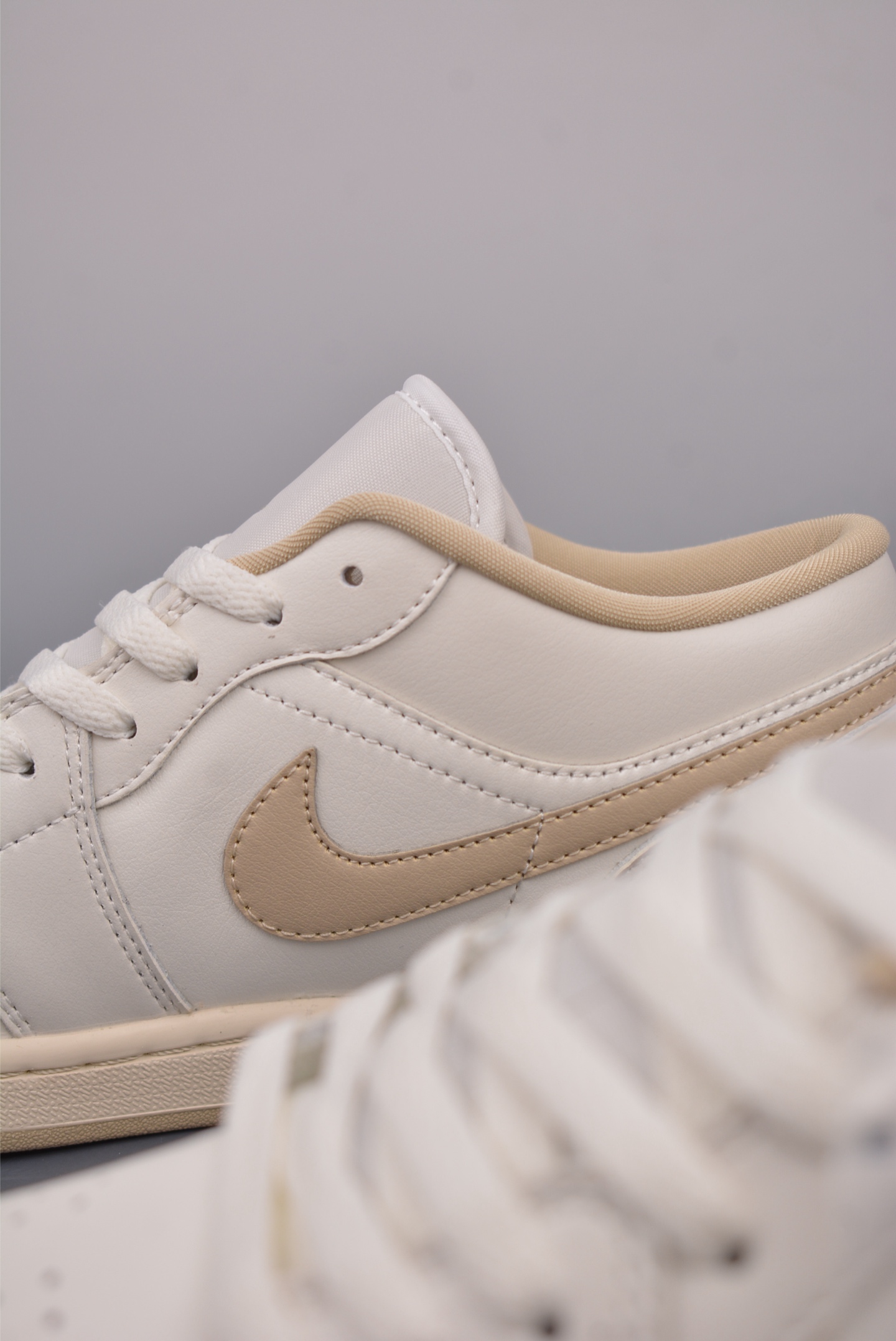 200  Air Jordan 1 Low 白卡其 AJ1乔1低帮休闲板鞋  DC0774-112