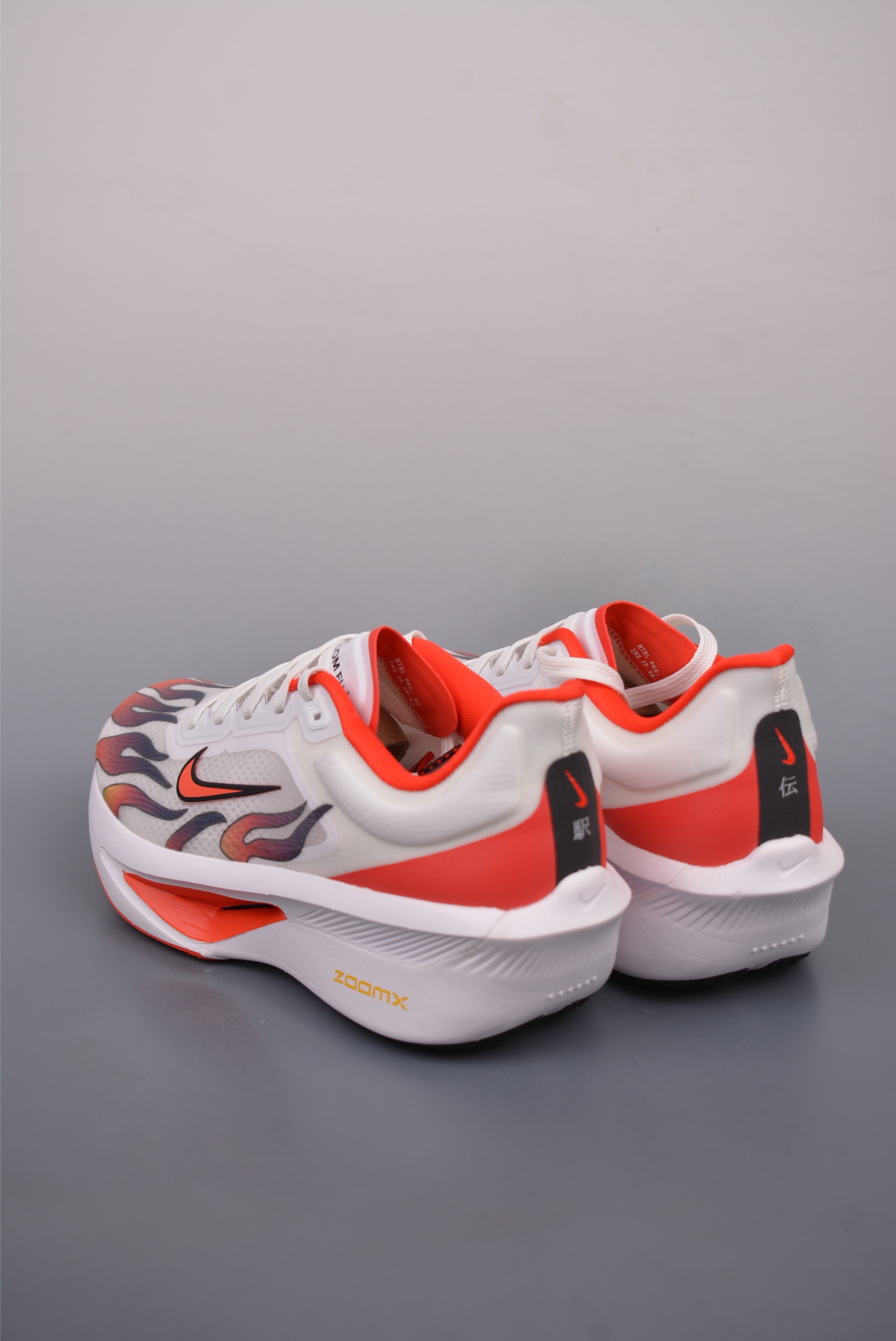 240  NIKE AIR Zoom RIVAL Fly 6 超轻跑步鞋 织物减震轻盈跑步鞋  HQ3438-100