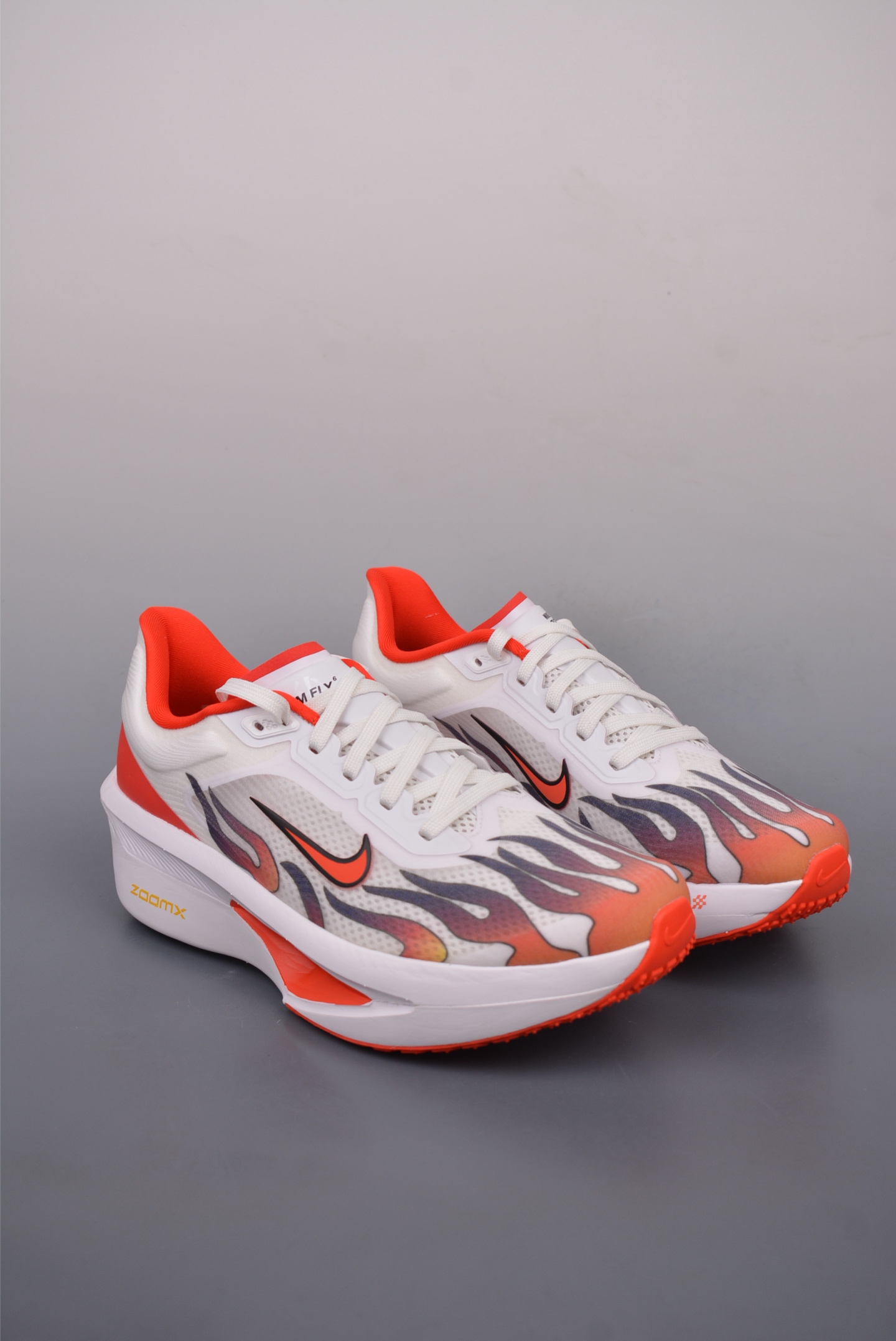 240  NIKE AIR Zoom RIVAL Fly 6 超轻跑步鞋 织物减震轻盈跑步鞋  HQ3438-100
