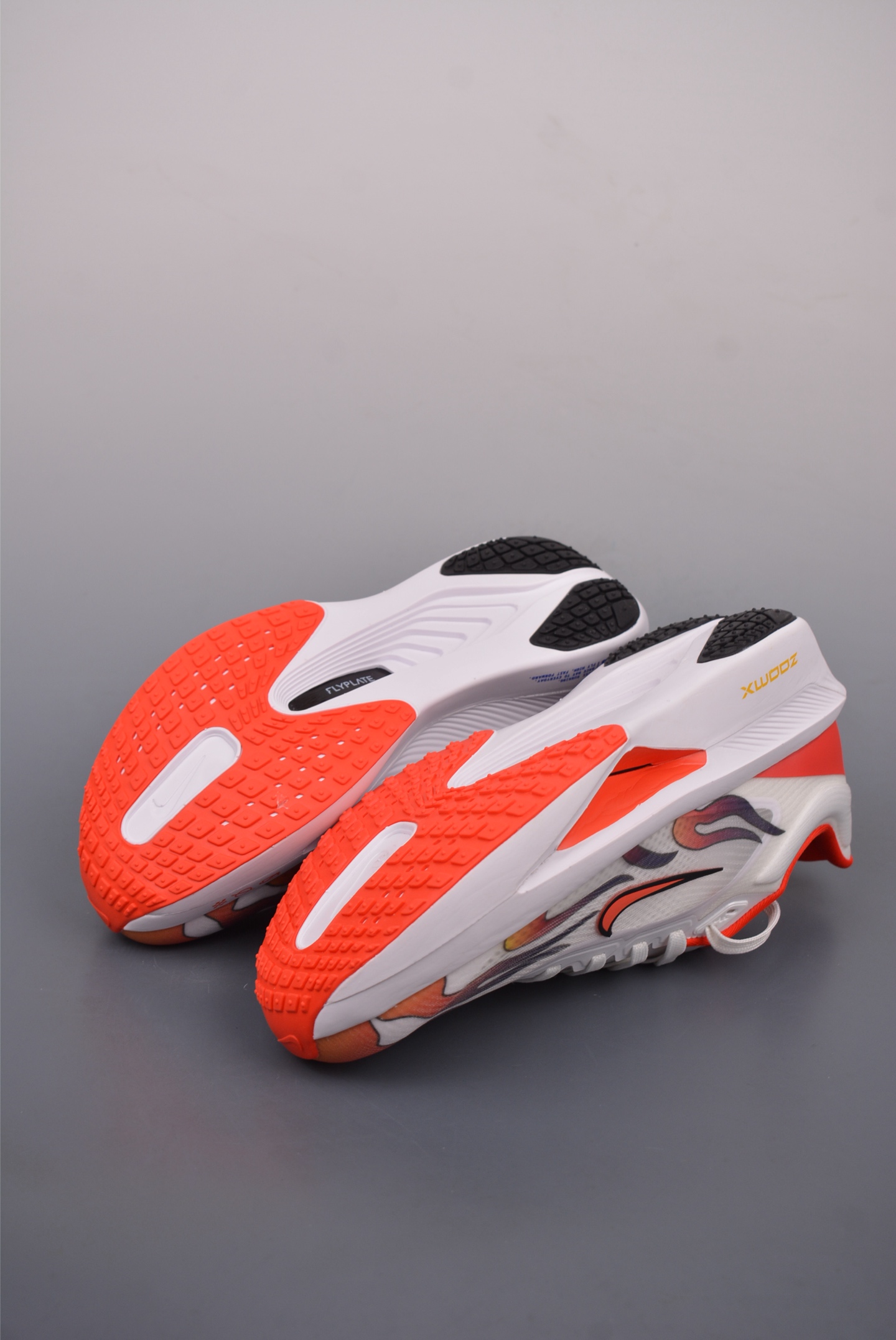 240  NIKE AIR Zoom RIVAL Fly 6 超轻跑步鞋 织物减震轻盈跑步鞋  HQ3438-100