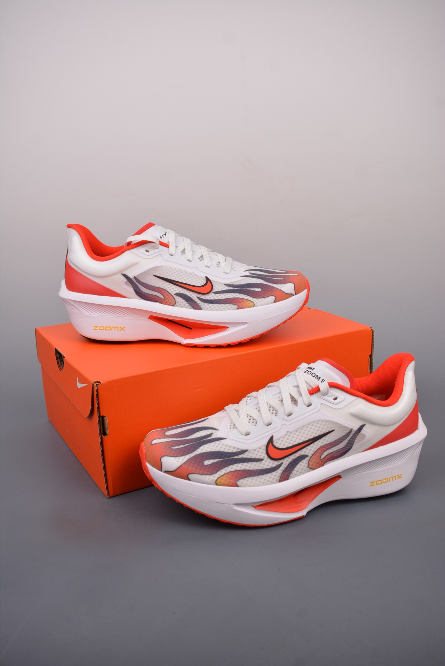 240  NIKE AIR Zoom RIVAL Fly 6 超轻跑步鞋 织物减震轻盈跑步鞋  HQ3438-100