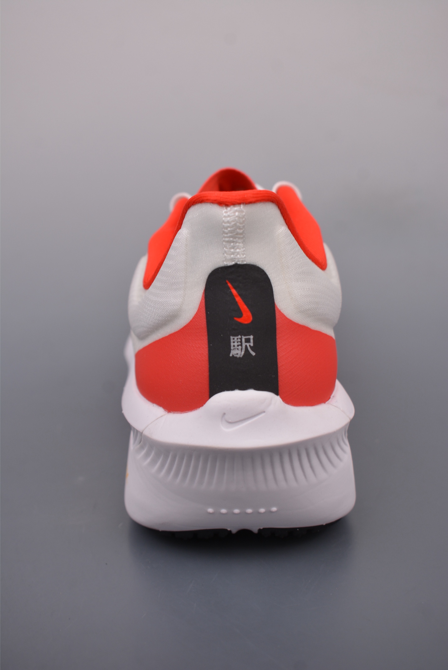 240  NIKE AIR Zoom RIVAL Fly 6 超轻跑步鞋 织物减震轻盈跑步鞋  HQ3438-100
