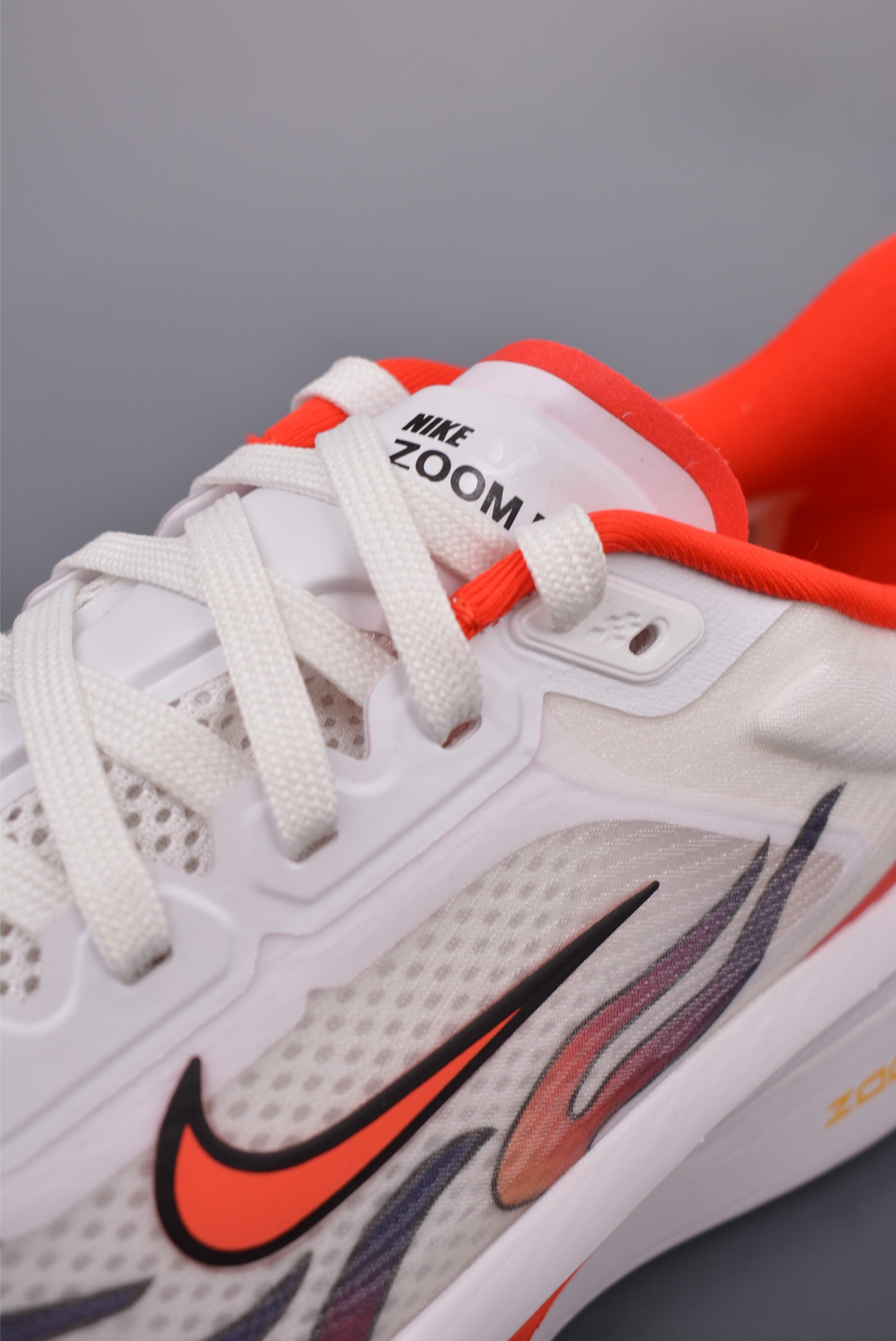 240  NIKE AIR Zoom RIVAL Fly 6 超轻跑步鞋 织物减震轻盈跑步鞋  HQ3438-100