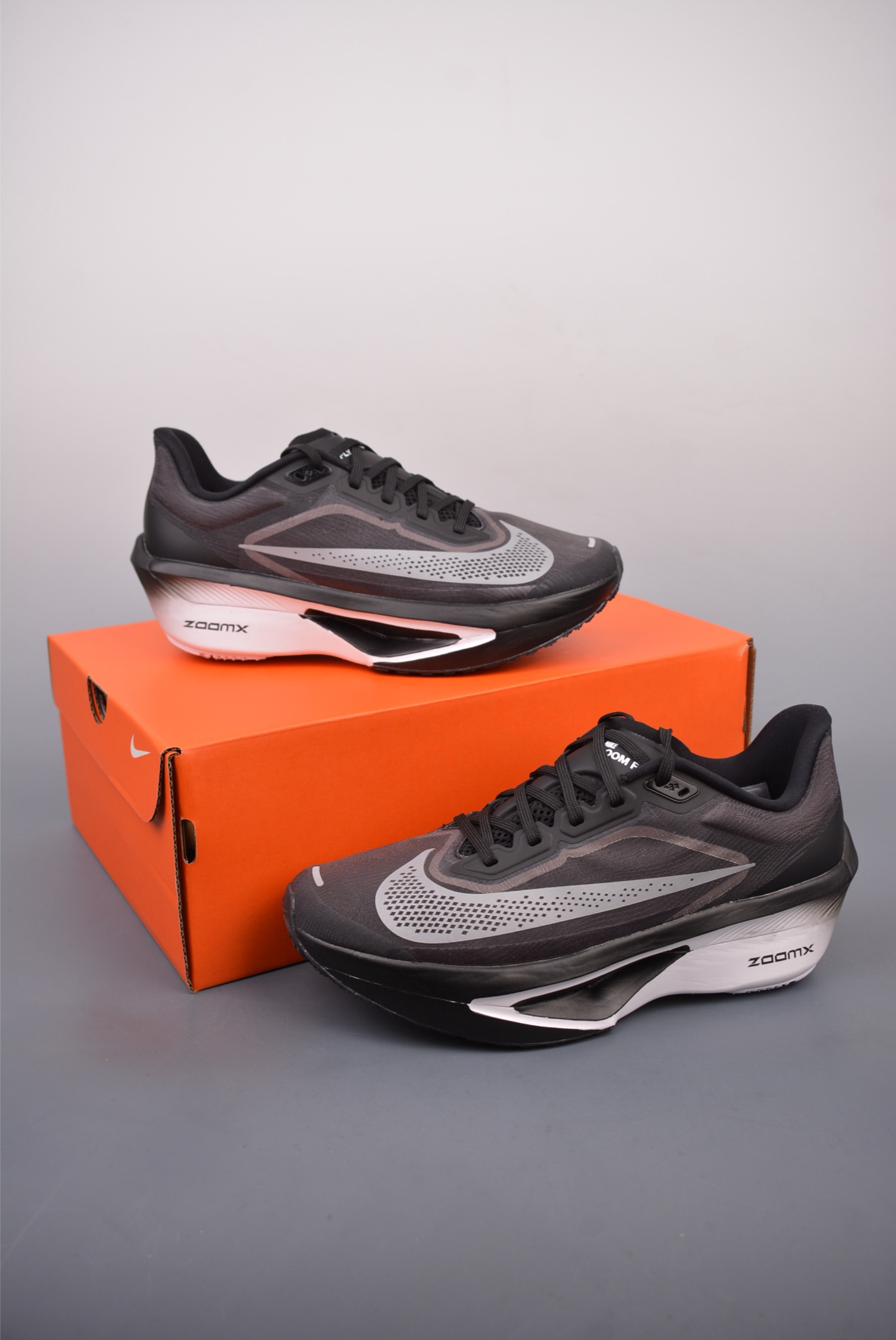 240  NIKE AIR Zoom RIVAL Fly 6 超轻跑步鞋 织物减震轻盈跑步鞋  FN8454-001