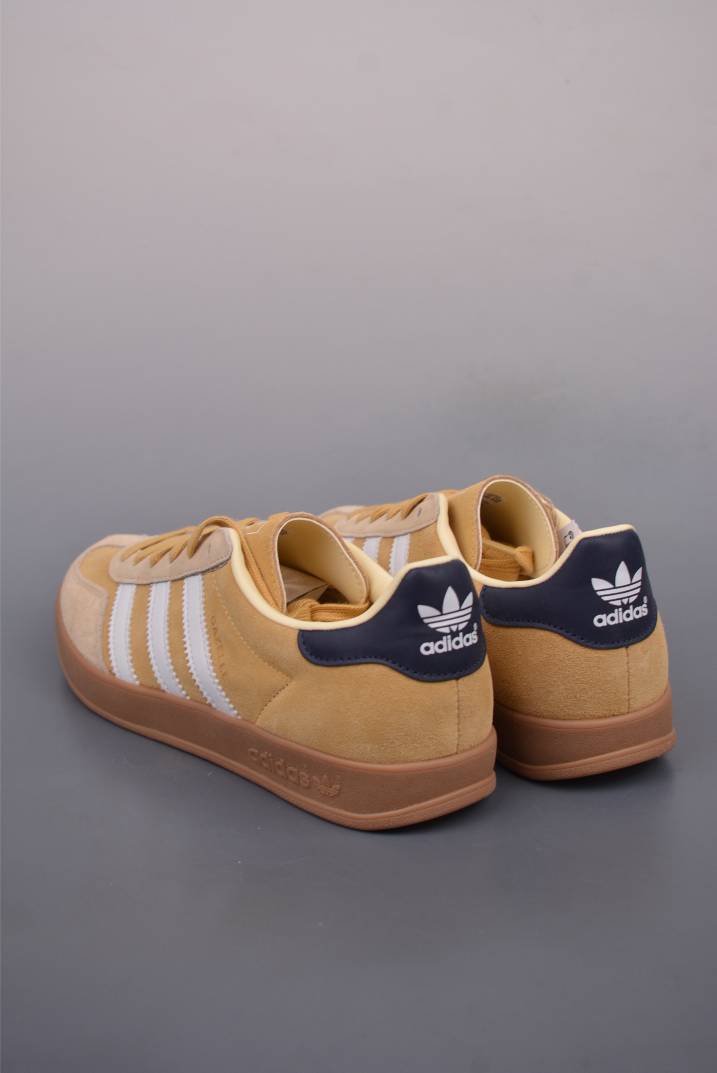 160  adidas Originals Gazelle INdoor  三叶草休闲防滑耐磨低帮板鞋    JI3523