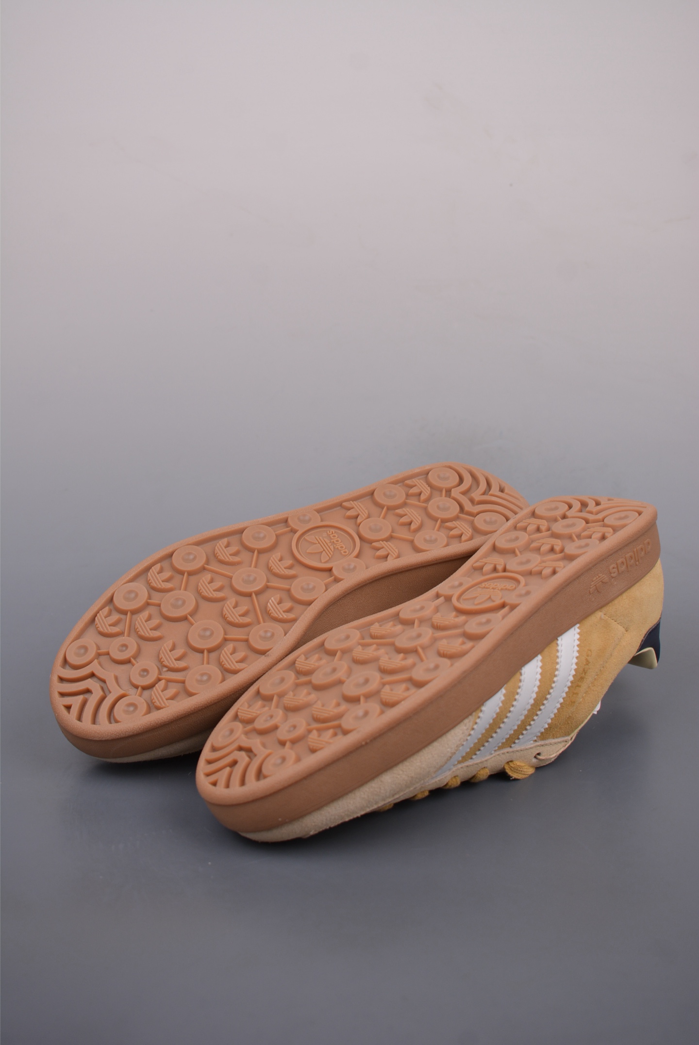 160  adidas Originals Gazelle INdoor  三叶草休闲防滑耐磨低帮板鞋    JI3523