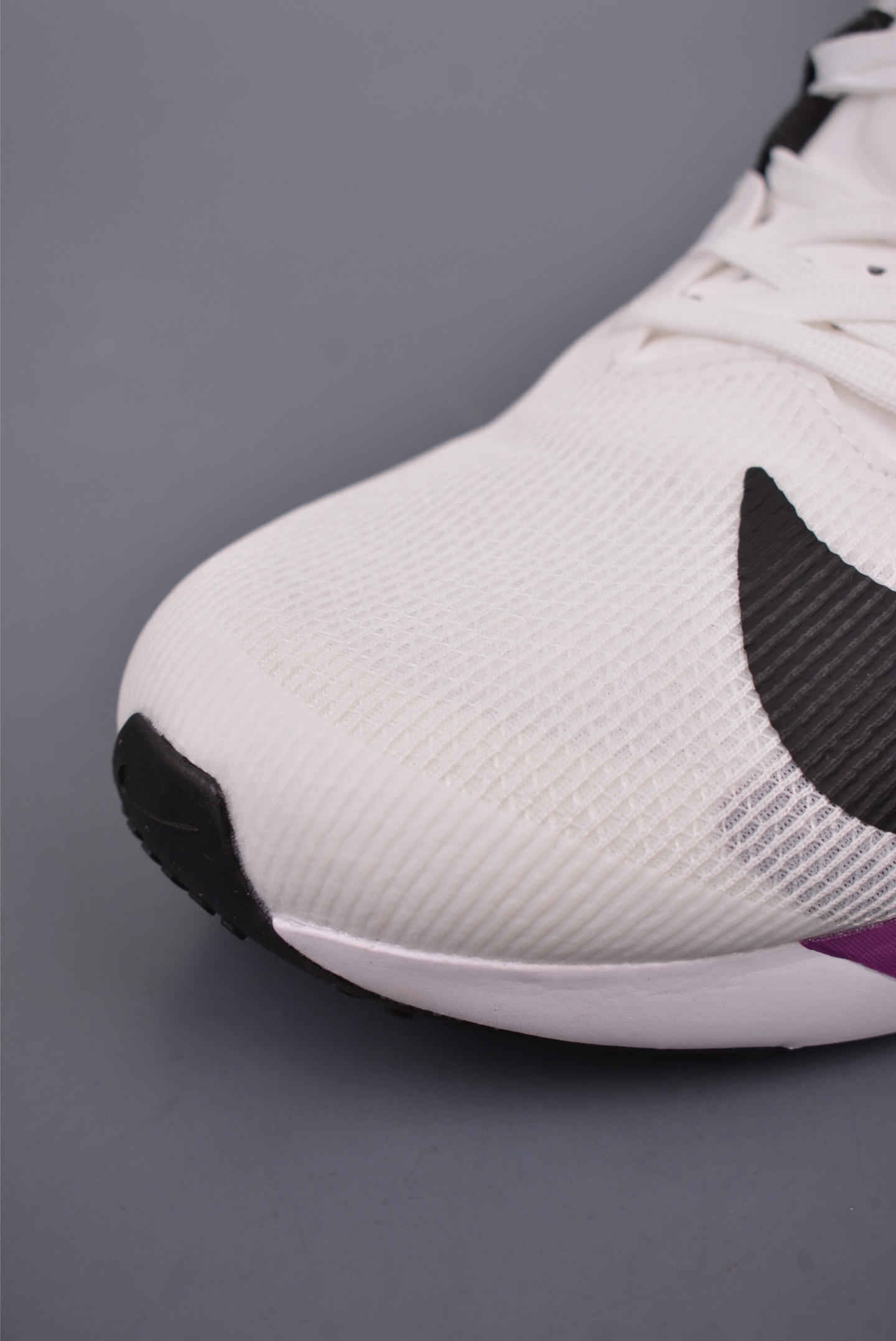180  NIKE Zoom Rival Fly 4  耐克超弹轻盈跑步鞋   FV6040-100