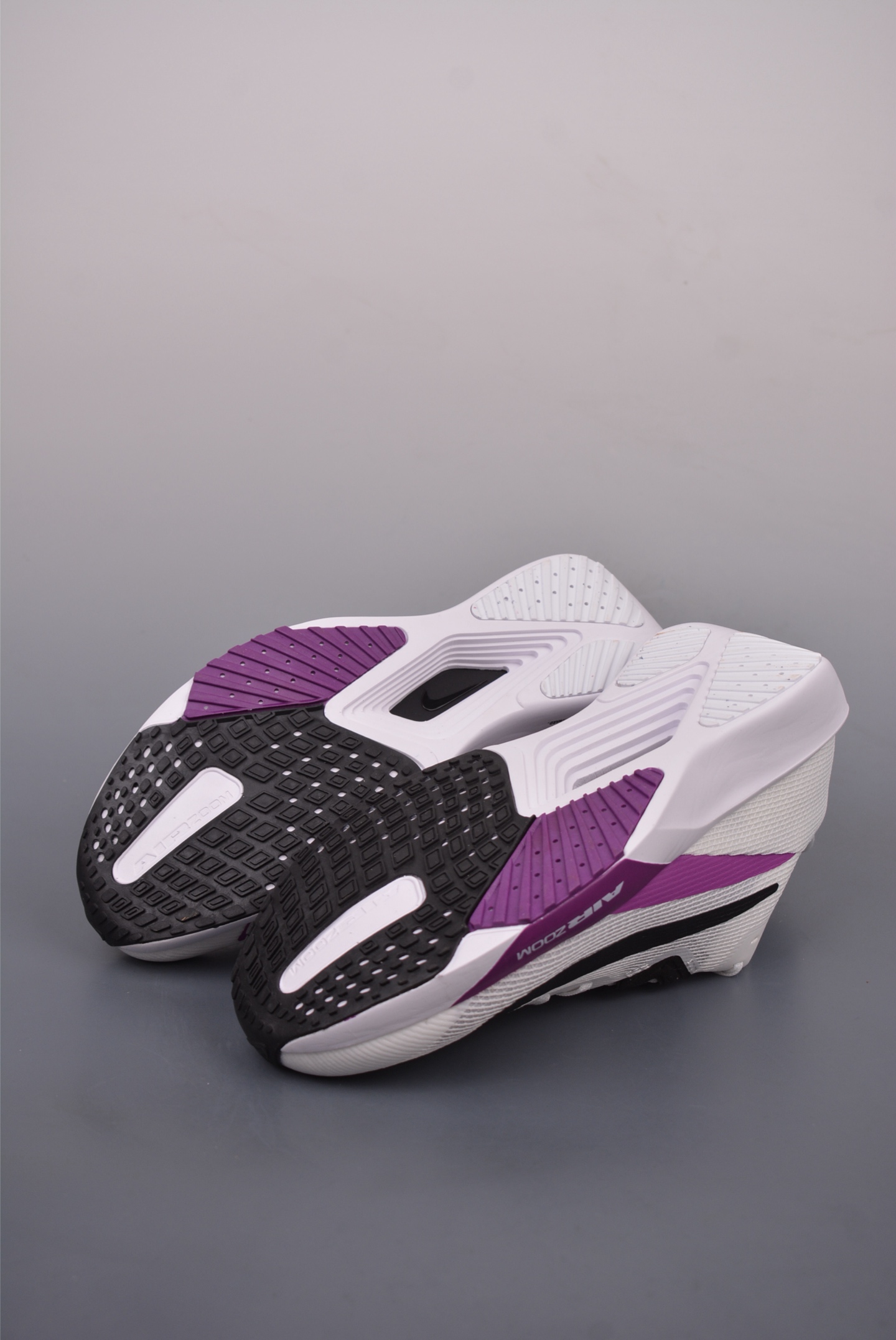 180  NIKE Zoom Rival Fly 4  耐克超弹轻盈跑步鞋   FV6040-100
